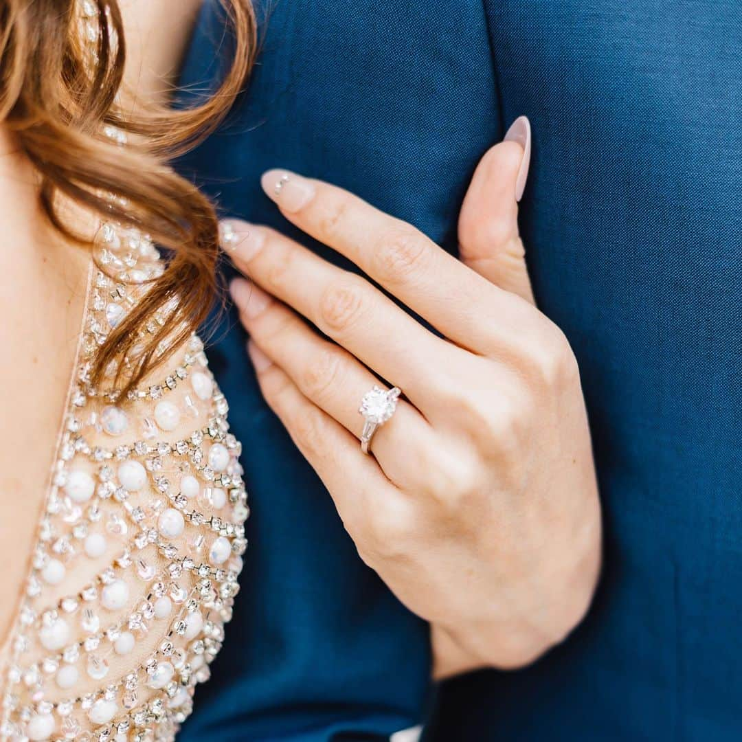 ブレンダン・ロビンソンさんのインスタグラム写真 - (ブレンダン・ロビンソンInstagram)「I can’t wait to marry you @hpugz!  Check out our official engagement photos at the #LincolnMemorial.  👗 by @dessygroup  🤵🏻‍♂️ by @paulsmithdesign  💇🏻‍♀️ & 💄 by @hairandmakeupbyclaudine  📸 by @carlelixirstudio   #EngagementPhotos #dessybridesmaids #dessygroup #notjustabridesmaid #wedding #dc」6月14日 3時30分 - brendanrobinson