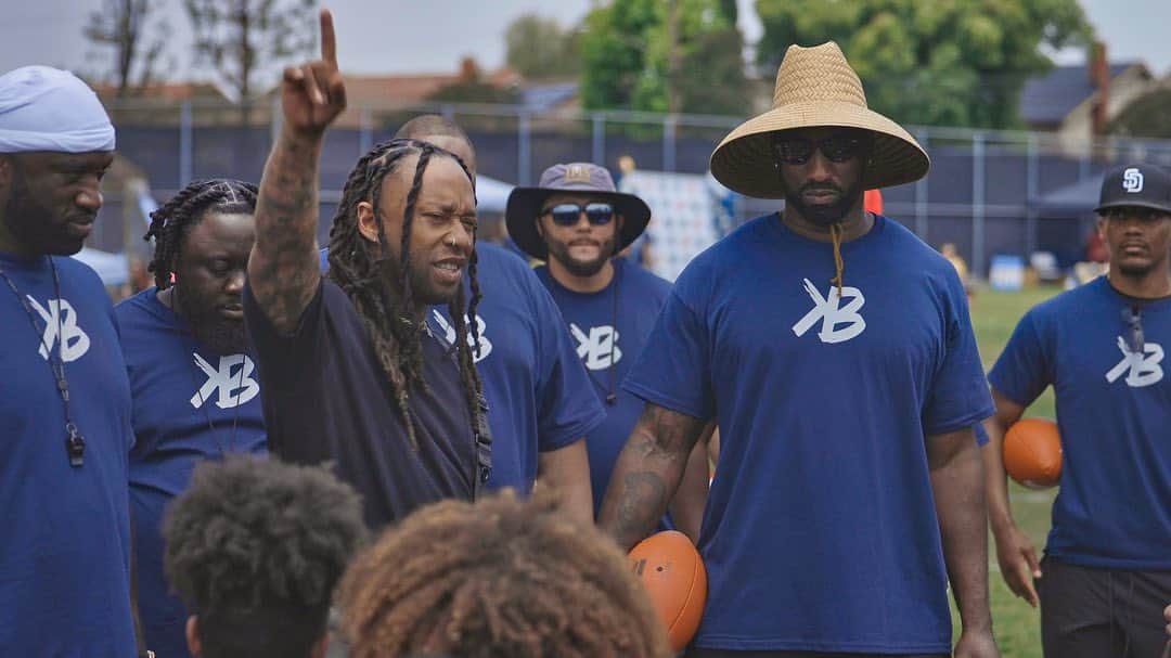 タイ･ダラー･サインのインスタグラム：「Had the pleasure of attending the “Who Dat Skills Camp”on June 3rd, 2023, at Mayfair High School in Lakewood, CA and it was a huge success. Kids were able to learn basic skill sets of the game of football, get better, and most importantly, had fun! I can’t wait to see what’s in store for the future.  #whodatskillscamp #kaelinburnettskillscamp  #motion #youthfootball #football #nfl #nflalumni #mayfair #kb #kdtheshooter #highschoolfootball」