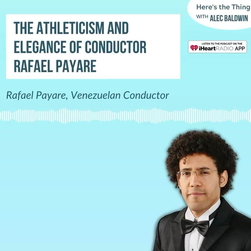 アレック・ボールドウィンのインスタグラム：「This week on Here’s The Thing... @rafaelpayareconductor, or “Rafa,” as he’s known more informally, is the energetic, electrifying and unmistakable conductor that is taking the classical world by storm.   Payare has brought his exuberance and elegance to conduct preeminent orchestras across the globe, from London to New York, Munich to Boston, and Stockholm to Chicago. Rafael Payare speaks with me about the many important conductors he’s learned from, how he approaches putting together a music program, and why finding the right chemistry with an orchestra is like falling in love.   Listen to the new episode now at the link in my bio.」