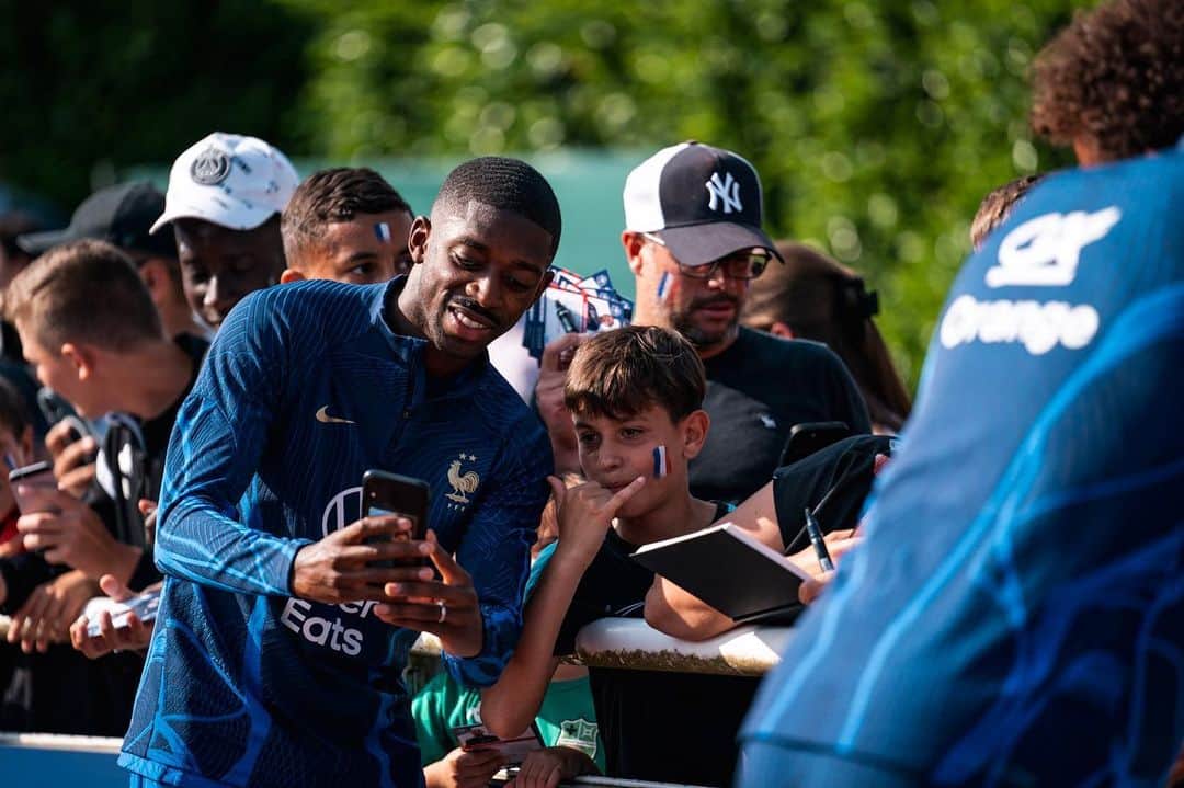 ウスマン・デンベレのインスタグラム：「🇫🇷⚽️」