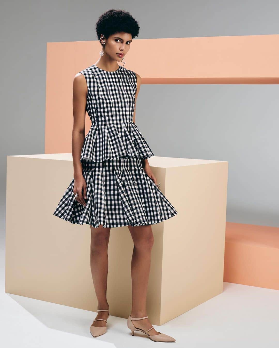アディアムのインスタグラム：「#ADEAM Resort 2024 Collection.」