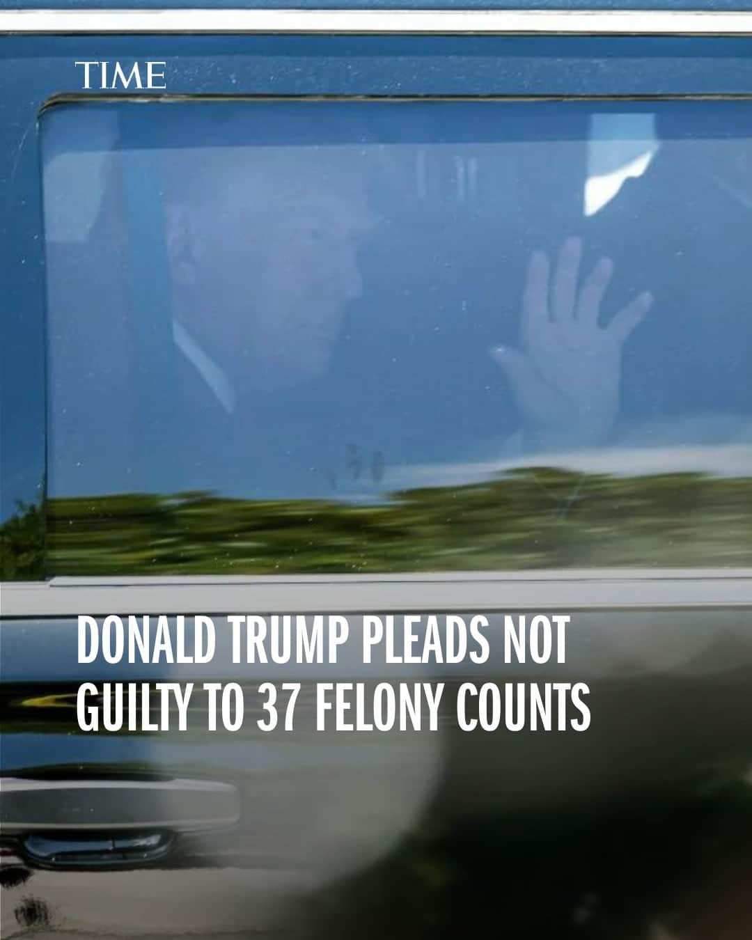 TIME Magazineのインスタグラム：「Donald Trump appeared before a federal magistrate judge in Miami on Tuesday afternoon for a moment unprecedented in American history, as the former President pleaded not guilty to 37 felony counts related to his alleged mishandling of classified national security documents after leaving the White House.  Trump, the current frontrunner for the 2024 Republican presidential nomination, was formally booked and fingerprinted before his arraignment, but did not have a mugshot taken. Justice Department special counsel Jack Smith, who brought the charges, sat in court behind the team of prosecutors handling the case.  Link in bio.  Photograph by Nathan Howard—Bloomberg/Getty ImagesFinance LP」