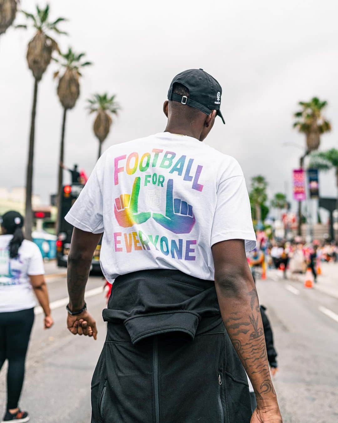 NFLさんのインスタグラム写真 - (NFLInstagram)「LA Pride was a mood. 🤩」6月14日 5時17分 - nfl