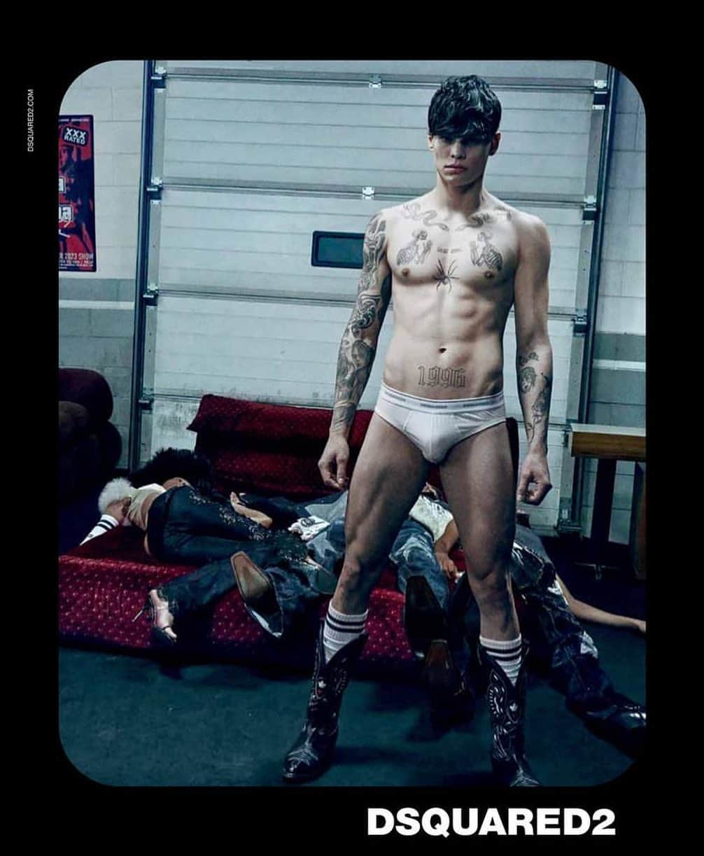 IMG Modelsさんのインスタグラム写真 - (IMG ModelsInstagram)「State of Undress. 👤 @jashlem fronts #DSquared2’s latest #D2FW23 #menswear campaign. 📷 #StevenKlein (@stevenkleinstudio) #IMGmodels」6月14日 6時39分 - imgmodels