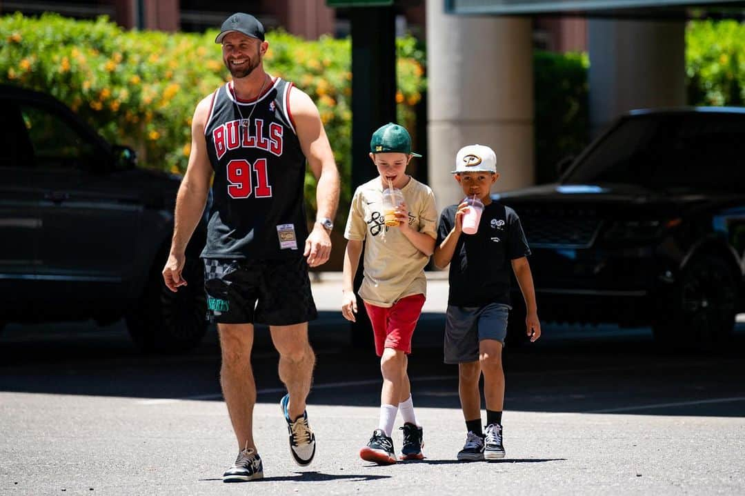 エバン・ロンゴリアさんのインスタグラム写真 - (エバン・ロンゴリアInstagram)「Boys day at the ballpark @jaimefaith3 @_alongoria_ 📷 cred- @kelcgrant #dbacks」6月14日 7時10分 - evan.longoria3