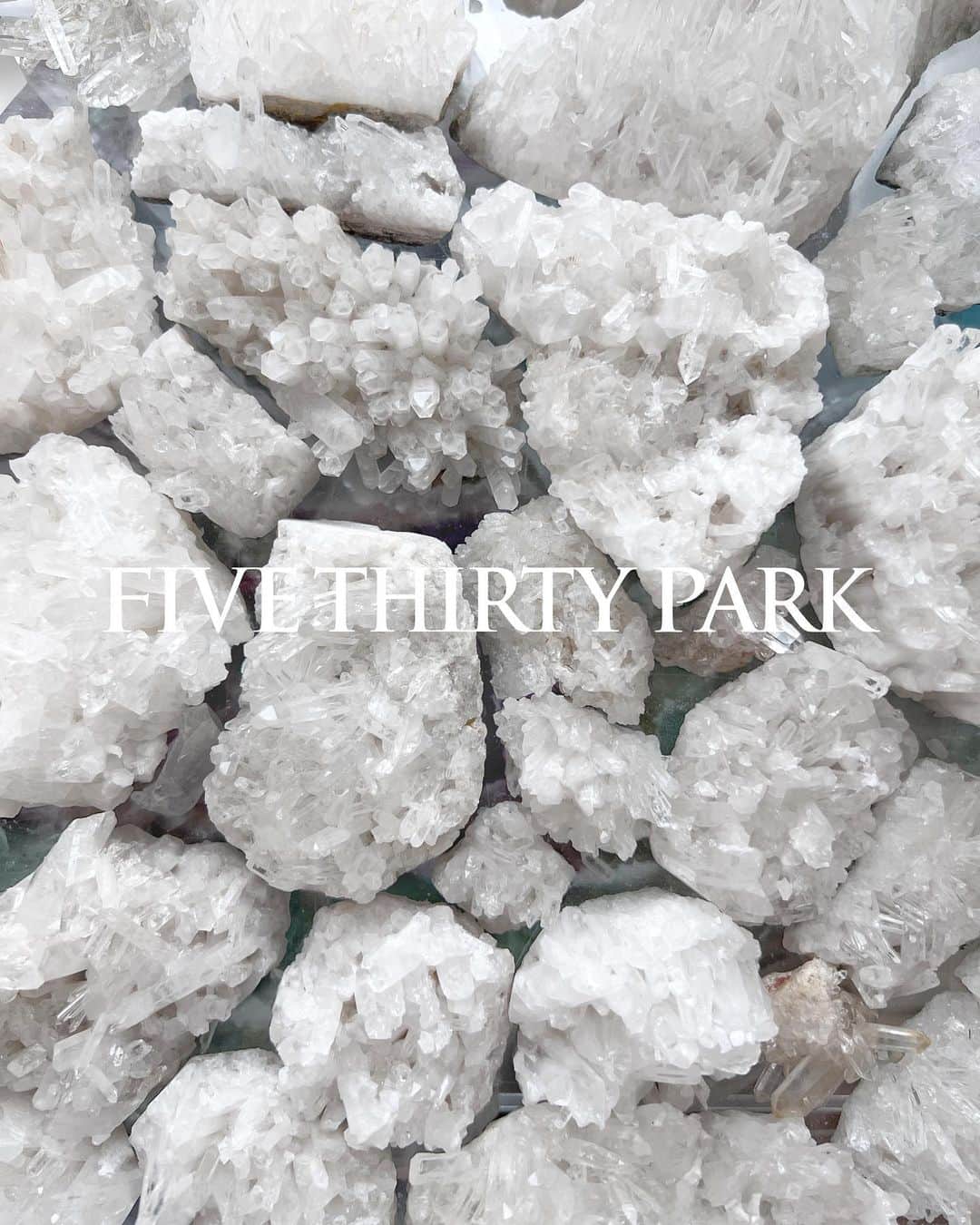 アーカーのインスタグラム：「Discover the collection at fivethirtypark.com ✔️  #530park #fivethirtypark  #mensjewelry #unisexjewelry  #unisex #GenderNeutralJewelry #jewelry #finejewelry  #ファイブサーティパーク #ユニセックスジュエリー」