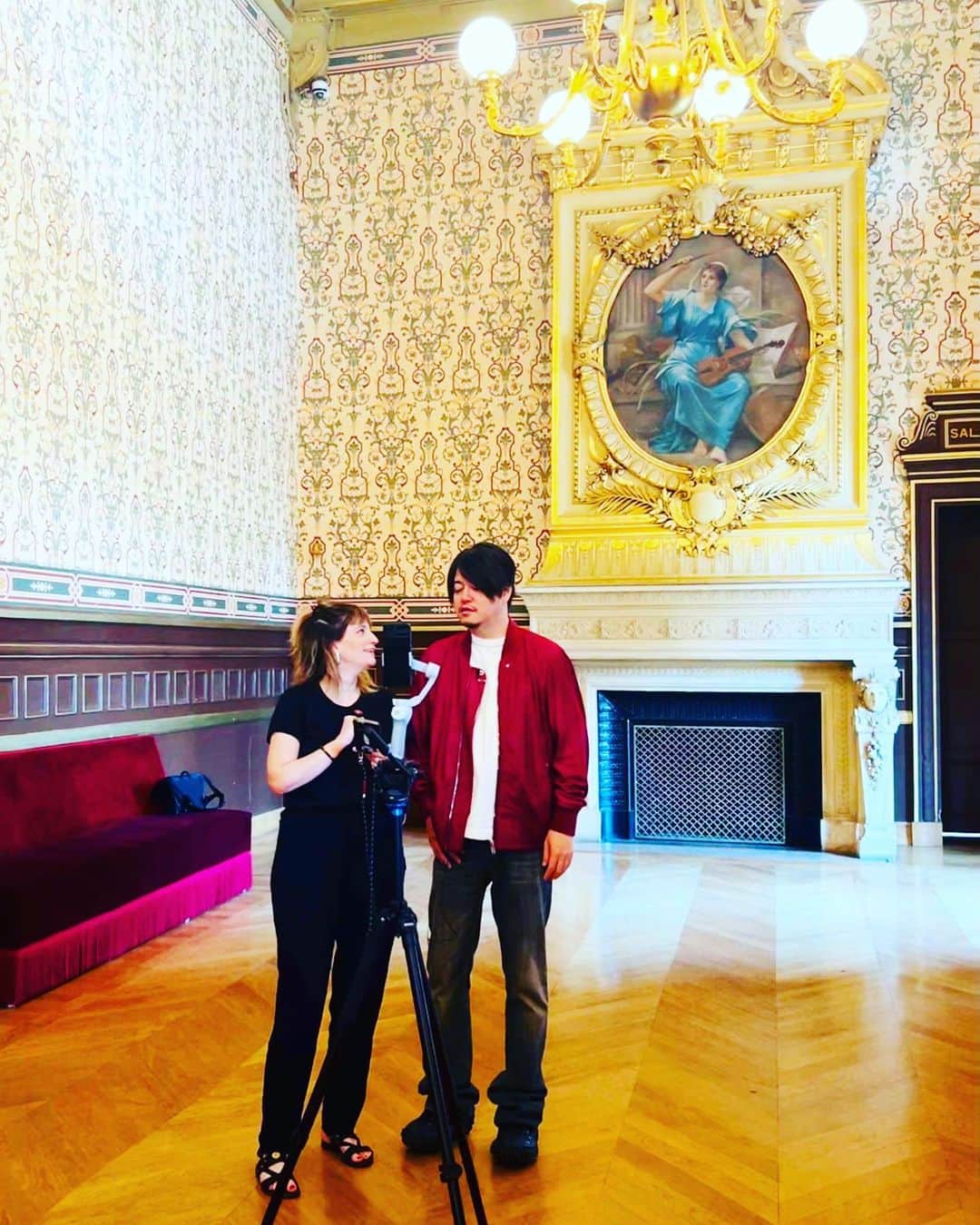 渋谷慶一郎のインスタグラム：「With @justineemard who will be doing the video for Android Opera MIRROR which finally starts next week. I've collaborated with her so many times over the past 10 years that I can't even count. The Android Opera MIRROR video we did together at the Dubai Expo last year was one of the best I've seen. I'm sure she will surpass it this time! 来週からいよいよ始まるAndroid Opera MIRROR の映像を担当する @justineemardと。彼女とはこの10年間数えきれないくらいたくさんコラボレーションした。その中でも昨年ドバイ万博で一緒にらやったアンドロイドオペラの映像はベストな出来栄えだった。今回はそれを超えてくるだろうから楽しみ😉」