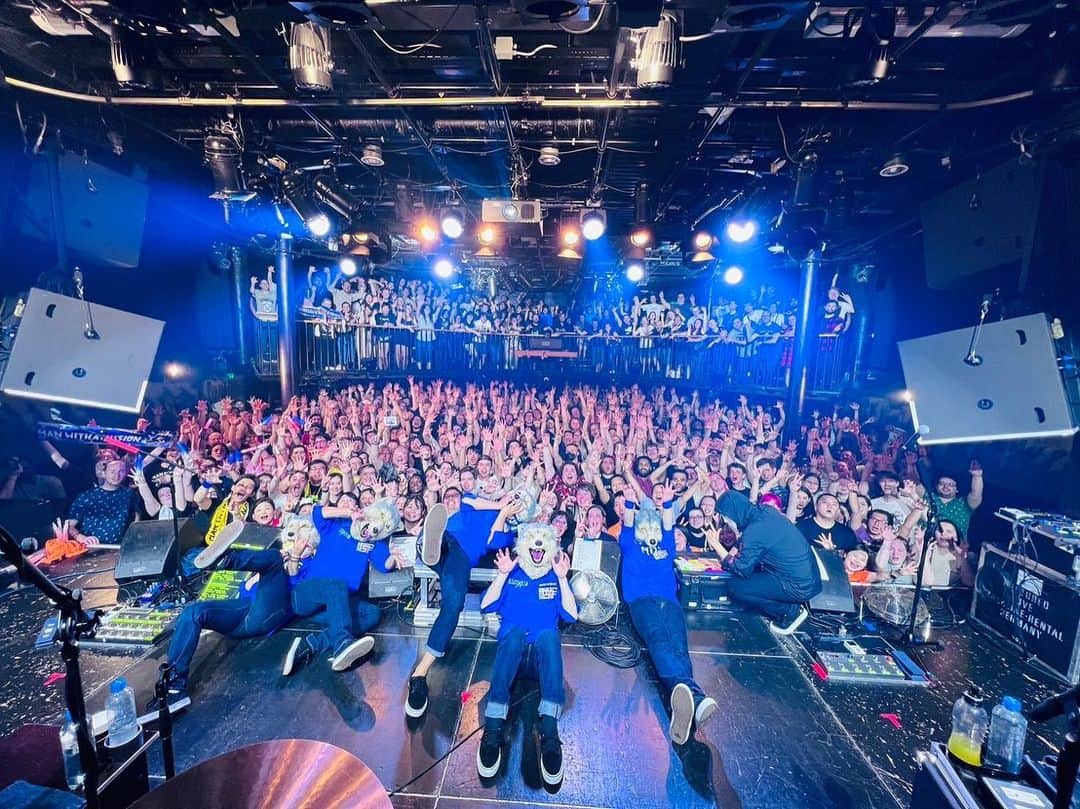 Man With A Missionさんのインスタグラム写真 - (Man With A MissionInstagram)「Wolves on Parade in Melkweg Amsterdam🇳🇱  First time perfoming in this beautiful city  You guyz were on fire Amsterdam!!!   #manwithamission  #mwam #wolvesonparade  #amsterdam #melkweg  #netherlands」6月14日 8時17分 - mwamofficial