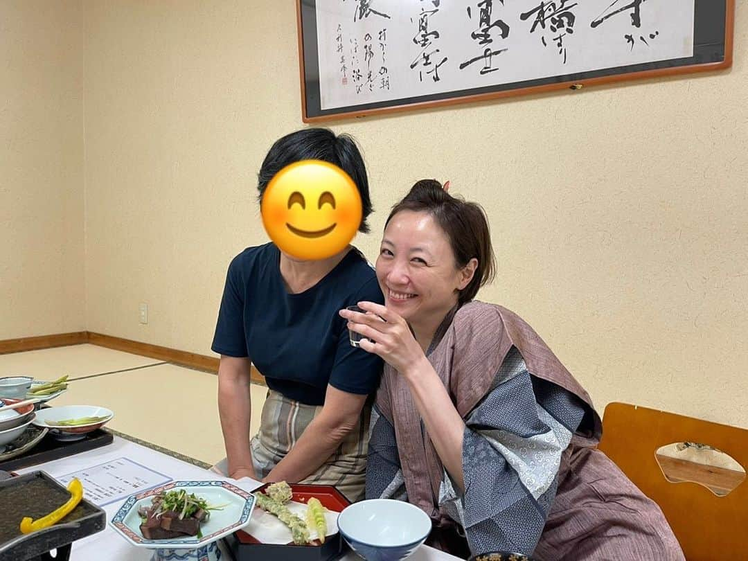 ちすんのインスタグラム：「お母さん なにからなにまで本当にありがとう😊 また必ず会いに行きます  自分で言うのもなんだが ちすんめちゃいい顔してる 癒された証拠だな💕  #旅行 #旅館 #癒され旅 #大満足 #また必ず」