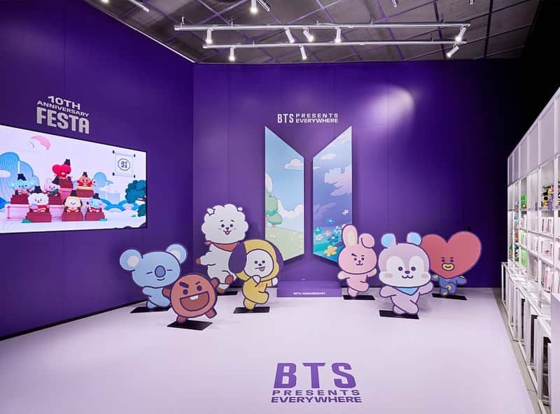 BT21 Stars of tomorrow, UNIVERSTAR!さんのインスタグラム写真 - (BT21 Stars of tomorrow, UNIVERSTAR!Instagram)「LINE FRIENDS Offline Stores turn PURPLE, too💜  🔮6.12 (MON) - 6.25 (SUN)🔮 Come and have a look, UNISTARS And enjoy your time with BT21  #2023BTSFESTA #BTS10thAnniversary #2023BTSFESTAwithBT21 #BT21 #LINEFRIENDS #라인프렌즈 #라인프렌즈스토어」6月14日 20時00分 - bt21_official