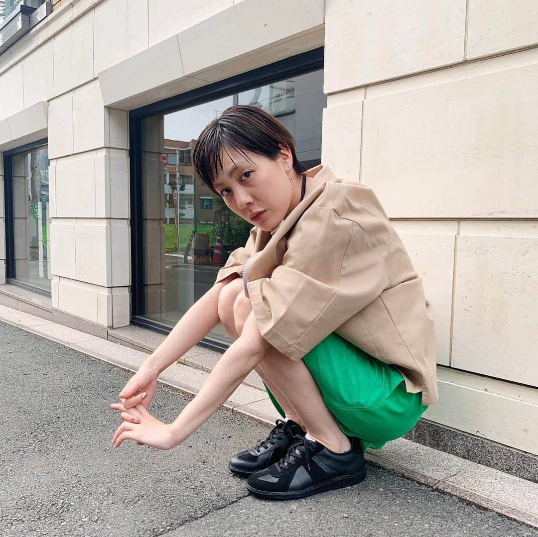 UCARY & THE VALENTINEさんのインスタグラム写真 - (UCARY & THE VALENTINEInstagram)「NOVESTA×PERVERZE GERMAN TRAINERのBlackを履いてます。かっこいい😉⭐︎⭐︎🆒」6月14日 18時30分 - ucary_valentine
