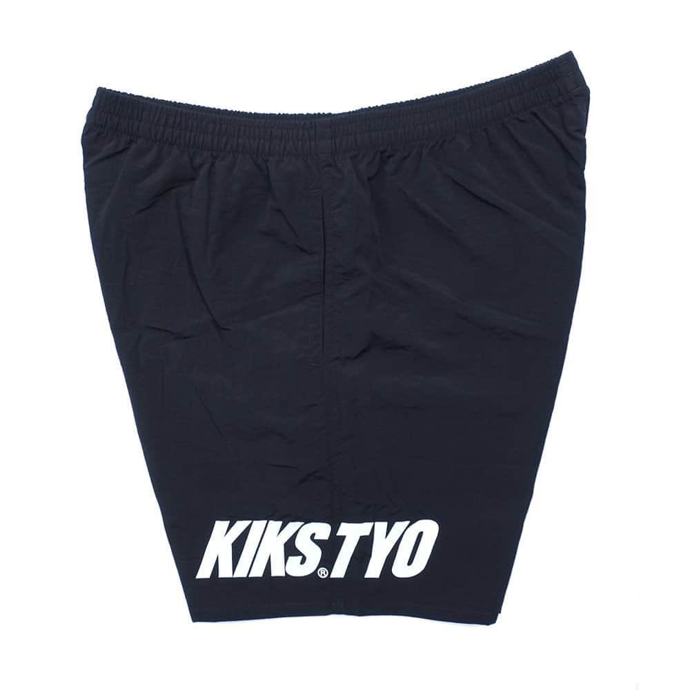 KIKSTYOさんのインスタグラム写真 - (KIKSTYOInstagram)「. "NYLON LOGO SHORTS" タウンユースだけでなく、水辺でのアクティビティにも使える撥水性のあるナイロン生地を使用したイージーショーツ。  サイドにまたがるようにCLASSIC LOGOがプリントされている。  注）お電話でのご注文、お問い合わせはKIKSTYO HEAD SHOP03-5766-6482までお願い致します。多少のお時間差にて欠品になることもございます。予めご了承頂ますようお願い致します。 .  "NYLON LOGO SHORTS" available now at kikstyo.com (Japan) kikstyoshop.com (International) and the the KIKSTYO HEAD SHOP in Shibuya. . #kikstyo #nylonshorts #sneakerhead」6月14日 18時34分 - kikstyo