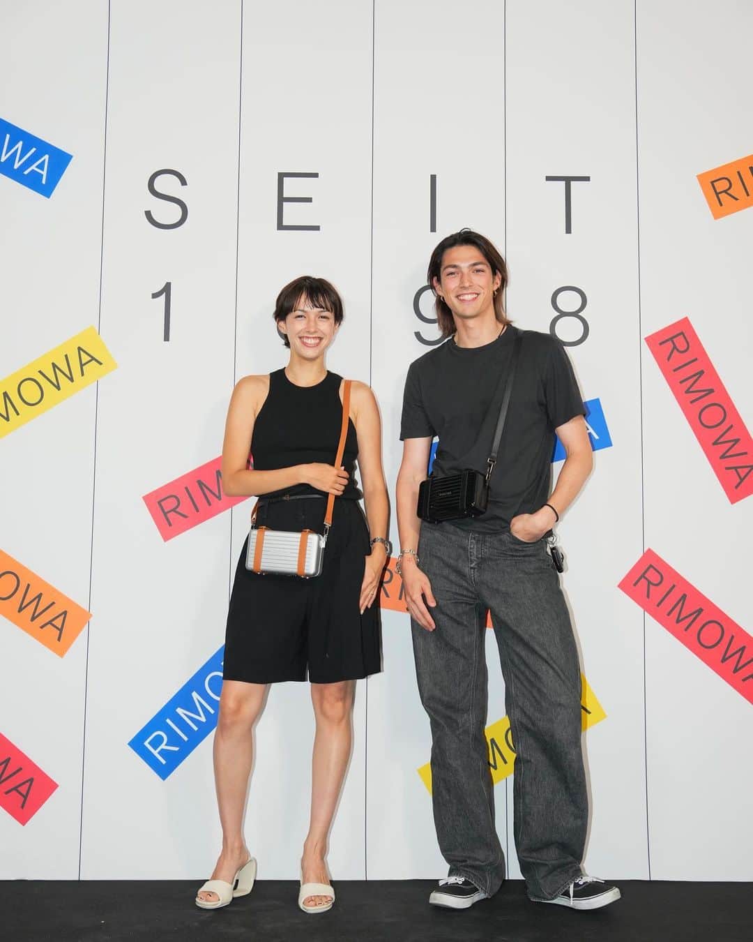 クロウド・モーガンのインスタグラム：「. リモワ125周年アニバーサリー展【SEIT 1898】  妹と共に✌︎  #RIMOWA125　 #RIMOWAseit1898」