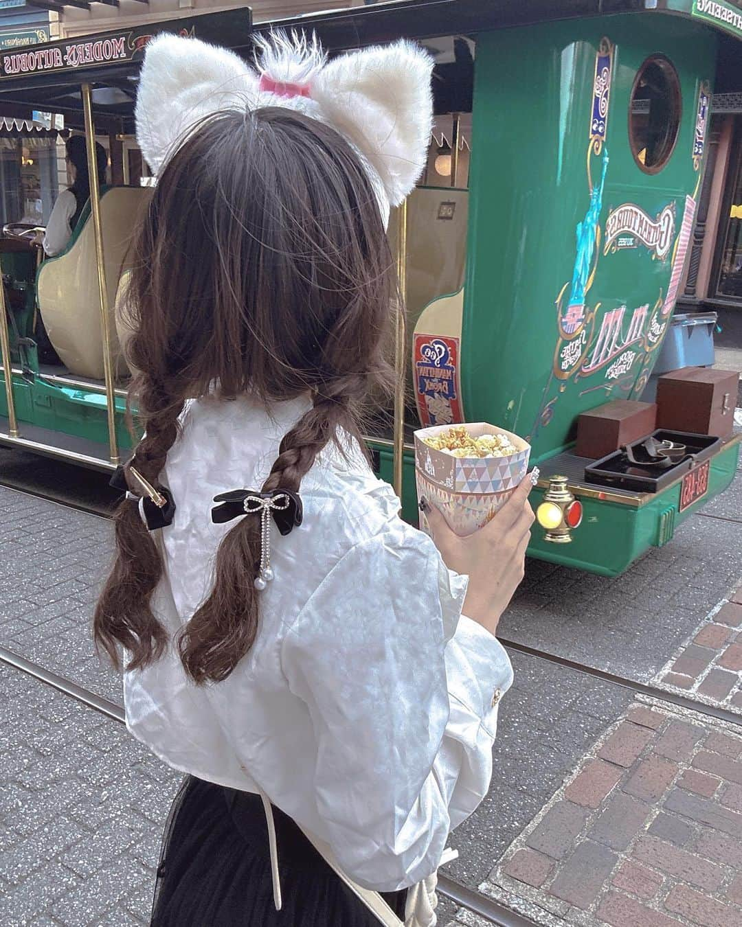 瀬山まどかのインスタグラム：「後ろ姿もすき、？  #ディズニーシー」