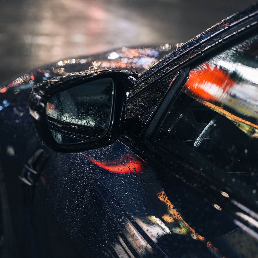BMW Japanさんのインスタグラム写真 - (BMW JapanInstagram)「BMW Midnight Cruising. 雨雫と鮮やかな光を纏う、THE M4。  #BMWRAIN #BMW #駆けぬける歓び #BMWJapan #THEM4 #BMWM #bimmer  *特別な許可を得て撮影しています。」6月14日 19時00分 - bmwjapan