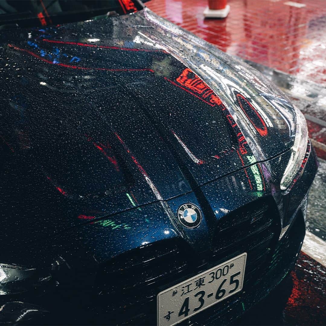 BMW Japanさんのインスタグラム写真 - (BMW JapanInstagram)「BMW Midnight Cruising. 雨雫と鮮やかな光を纏う、THE M4。  #BMWRAIN #BMW #駆けぬける歓び #BMWJapan #THEM4 #BMWM #bimmer  *特別な許可を得て撮影しています。」6月14日 19時00分 - bmwjapan