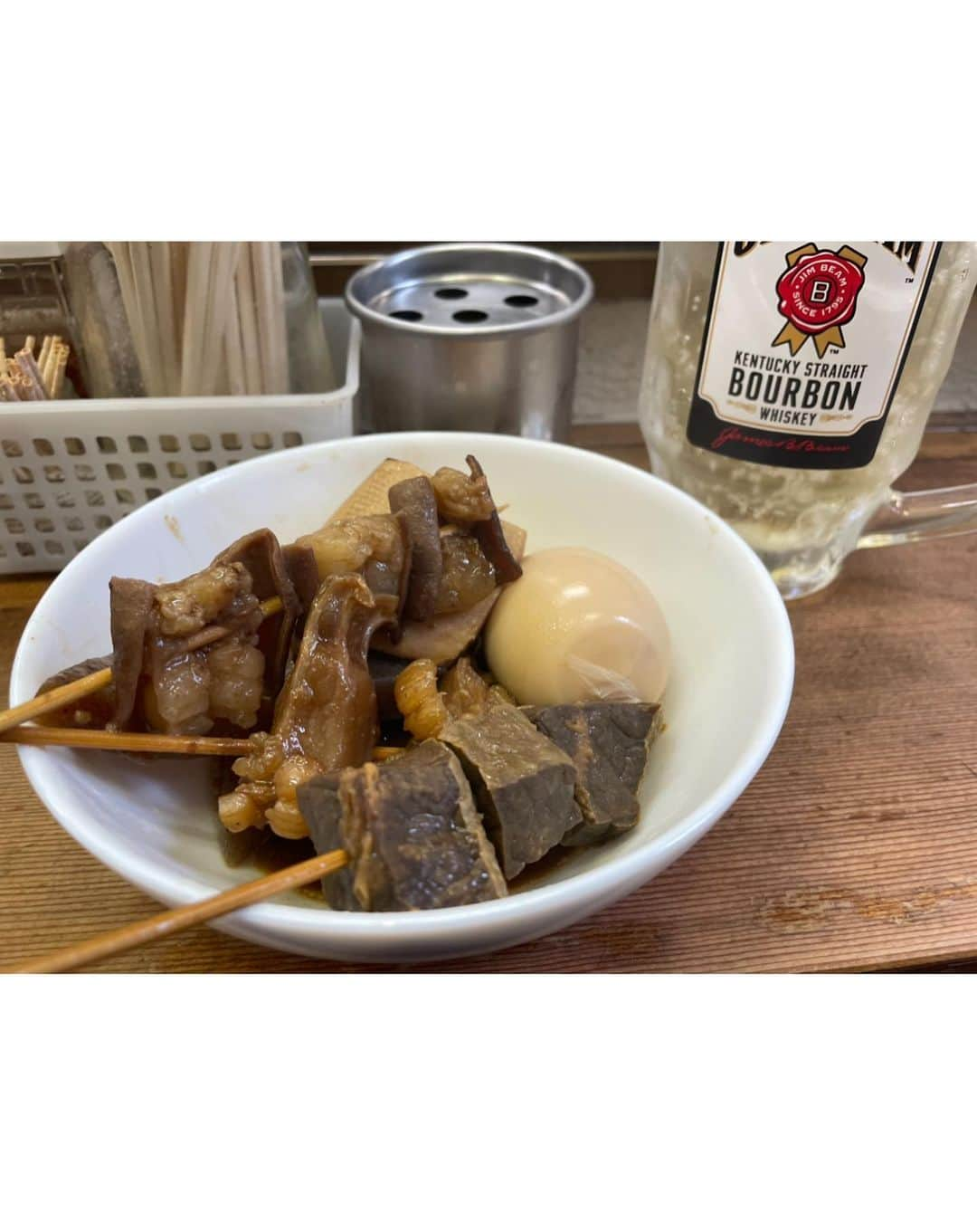 DJ MANAMI（松迫愛実）さんのインスタグラム写真 - (DJ MANAMI（松迫愛実）Instagram)「⁡ 大阪で食べたフワが忘れられなくて 東京で食べれるところを探したら 月島に辿り着きました🏮 ⁡ お気に入りのYANKEE Tシャツを着て ほろ酔いご機嫌な私です。 ⁡ ⁡ ⁡ #ホルモン #フワ #牛肉アレルギーだから #体調に合わせて食べてる #この日はホルモン全種一切れずつ #アレルギーだけど好きなものは好き #しかし下町はよい」6月14日 19時19分 - djmanami