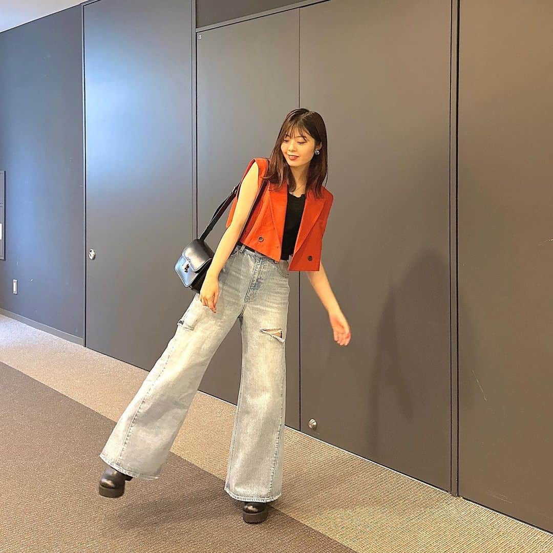 ゆなのインスタグラム：「お久しぶりの私服ちゃん❤️🖤 奥二重になってる日なのであまり目はみないでください！😤」