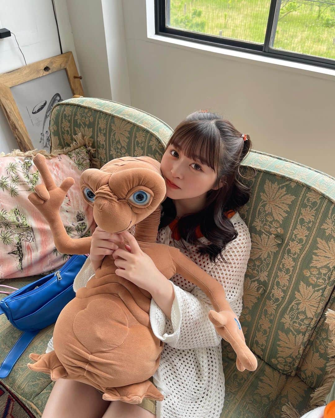 山本杏さんのインスタグラム写真 - (山本杏Instagram)「・  撮影現場にETいた👽  指合わせるのわすれたああ、  #et #オフショット #ハーフツイン」6月14日 19時33分 - anyamamoto0516