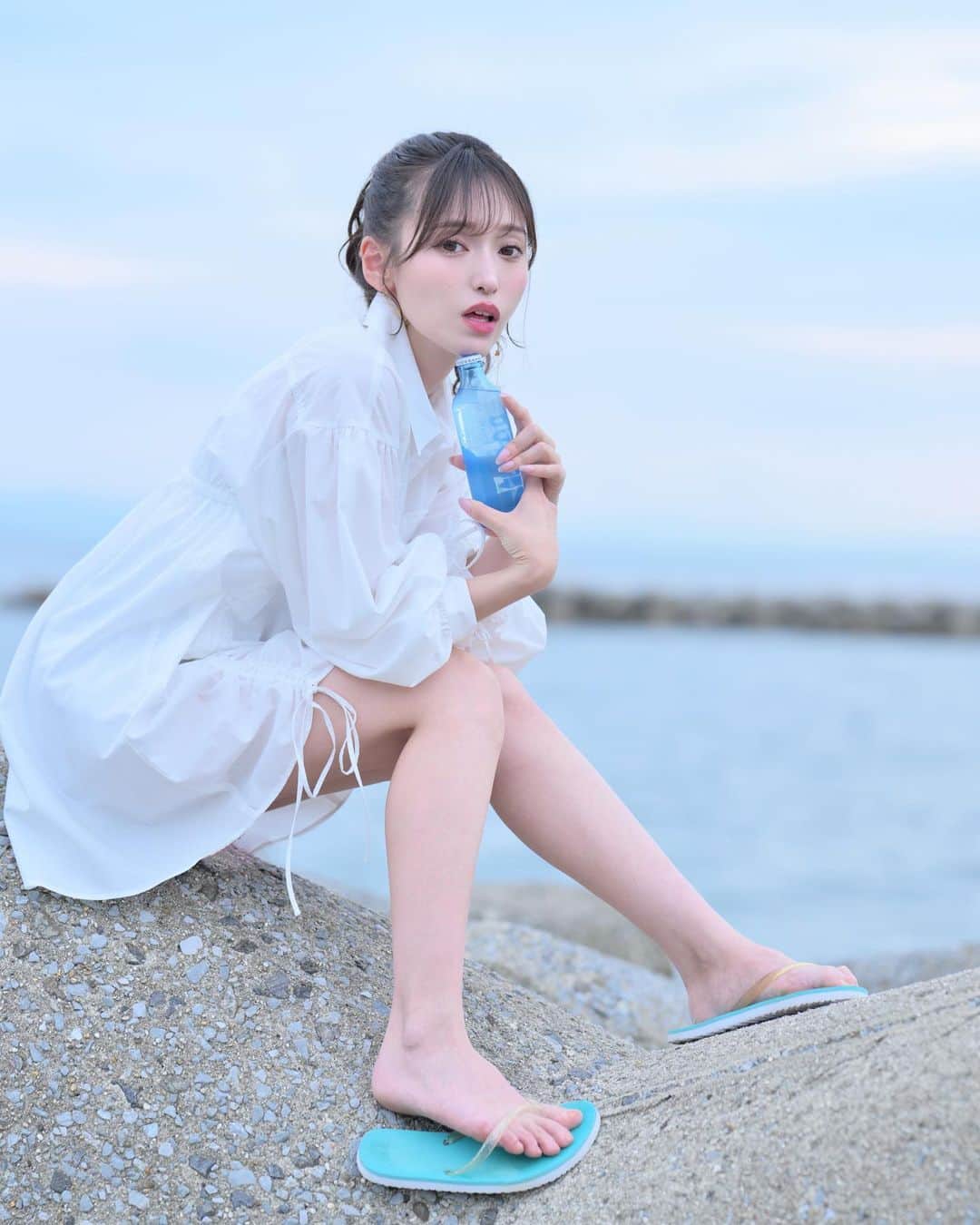 引地裕美のインスタグラム：「☁️💎🫧  おはようございます🩵 #ゆうみ服 🧺#lilybrown #知多半島 #海  #UMine #japan #옷스타그램 #데일리룩 #코디스타그램 #每日穿搭 #일본 #얼스타그램 #照片 #粉我 #japanesegirl」