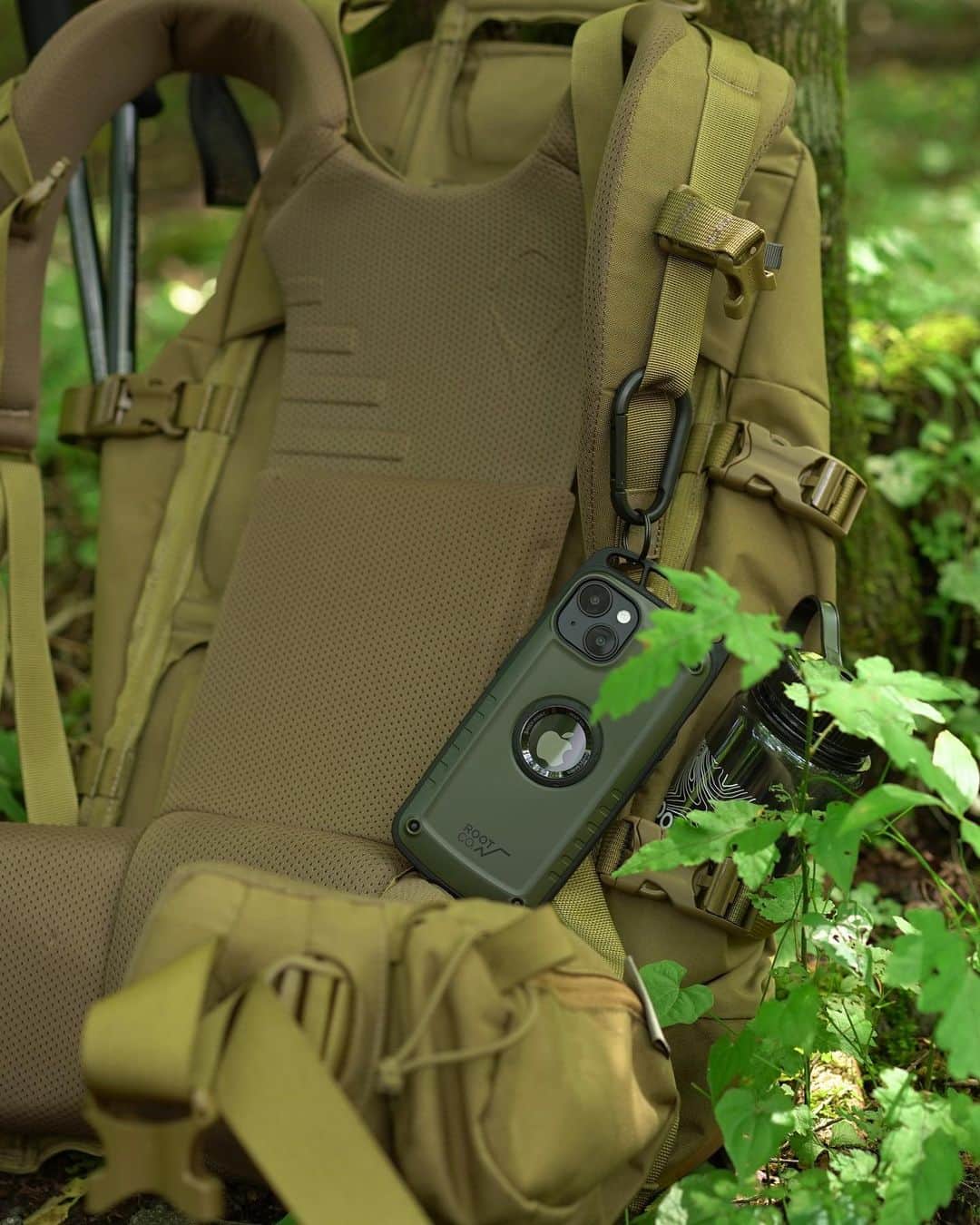 のインスタグラム：「. TRIAD CARABINER Shock Resist Case Pro.  #root_co #rootco #triadcarabiner #shockresistcasepro #trekking」