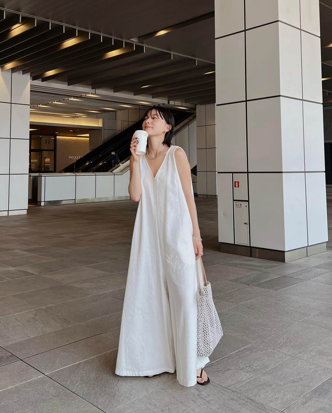 ETRÉ TOKYO ストアさんのインスタグラム写真 - (ETRÉ TOKYO ストアInstagram)「@etretokyo  【6/15 New Arrival】 ㅤㅤㅤ ㅤㅤ #ETREバックドレープテントオールインワン WHITE / BLACK S.M size ¥29,700(tax in) ㅤㅤ  新宿スタッフ @etretokyo_tobi 157cm S着用 @etretokyo_nami 167cm M着用 ㅤㅤㅤ 本社スタッフ @sakiko_113  154cm S着用 ㅤㅤㅤ ㅤ 着用カラー：WHITE  ㅤㅤㅤ  - - - - - - - - - - - - - - - - - - - - - - - - - - - -  商品詳細はTOPページURLよりチェック🔍 ›› @etretokyo_store  ㅤㅤㅤ スタッフコーディネートも毎日更新中【 #etretokyo_staff_ootd 】をフォロー🐿️  TOPページの"フォロー中"から 気になるスタッフのアカウントをフォロー🤝  ㅤㅤㅤ ㅤㅤ  - - - - - - - - - - - - - - - - - - - - - - - - - - - - ⁡  【INFORMATION】 ⁡ㅤㅤㅤ ⁡ ※ 6/15(木)発売のアイテムは 6/16(金)12:00よりお在庫のある場合、ルミネカード会員様限定で店舗通販のご利用が可能です。 ⁡ ※お電話がつながりにくい可能性がございます。 ⁡ ※また混雑時には入場制限及び 試着点数の制限を設けさせて頂きます。 予めご了承ください。 ⁡ ⁡ ご理解、ご協力を賜りますよう 心よりお願い申し上げます。   ㅤㅤㅤ 【LUMINE SHINJUKU STORE】 ETRÉ TOKYO ルミネ新宿2店 TEL：03-5989-0979  ー営業時間ー (平日、土日祝)11:00-21:00 ⁡ #etretokyo#etre#fashion#etretokyoshinjuku #etre#2023etre#etretokyo_staff_ootd#2023ss #ルミネ新宿2#新作紹介 #春ファッション #春物コーデ #夏コーディネート #スタッフスナップ #シンプルコーディネート #シンプルファッション #オールインワンコーデ #ワントーンコーディネート  #キレイめカジュアルコーデ #白ワンピース」6月14日 12時05分 - etretokyo_store