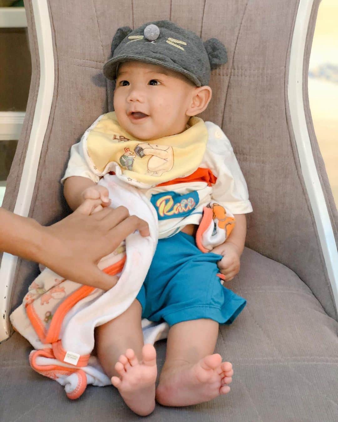 ジャキットさんのインスタグラム写真 - (ジャキットInstagram)「Happy birthday 👨‍👩‍👧‍👦🎂🎊🎉🙏🏼 สุขสันวันเกิดครับลูกชาย มีความสุขมากๆๆ ขอไห้เป็นเด็กดี ไม่เจ็บไม่ป่วยนะครับ รักเสมอครับลูกชาย🙏🏼🙏🏼🙏🏼」6月14日 11時59分 - jakkitzaza