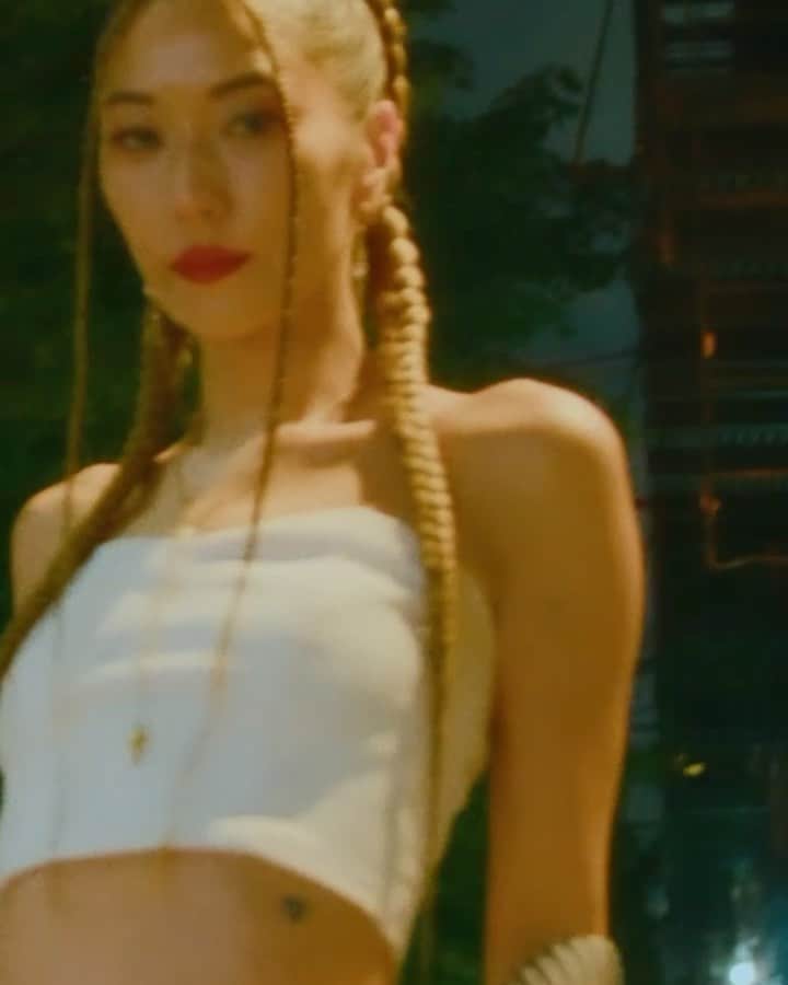 のインスタグラム：「“Take Me Away”  DJ HAZIME feat AKLO & AKANE   video out now🪽  Words by AKANE, @aklovision  Music Produced by @djhazime , A4 Video Directed by @naotoabe_ncas (NY Scenes), @kenji.87 (Japan Scenes) Stylist : 来田拓也 (AKLO) Hairstylist : @jamiebuena from Strand Addict Studio NYC (AKANE)  Tokyo ⇄ New York we’re connected by music.」