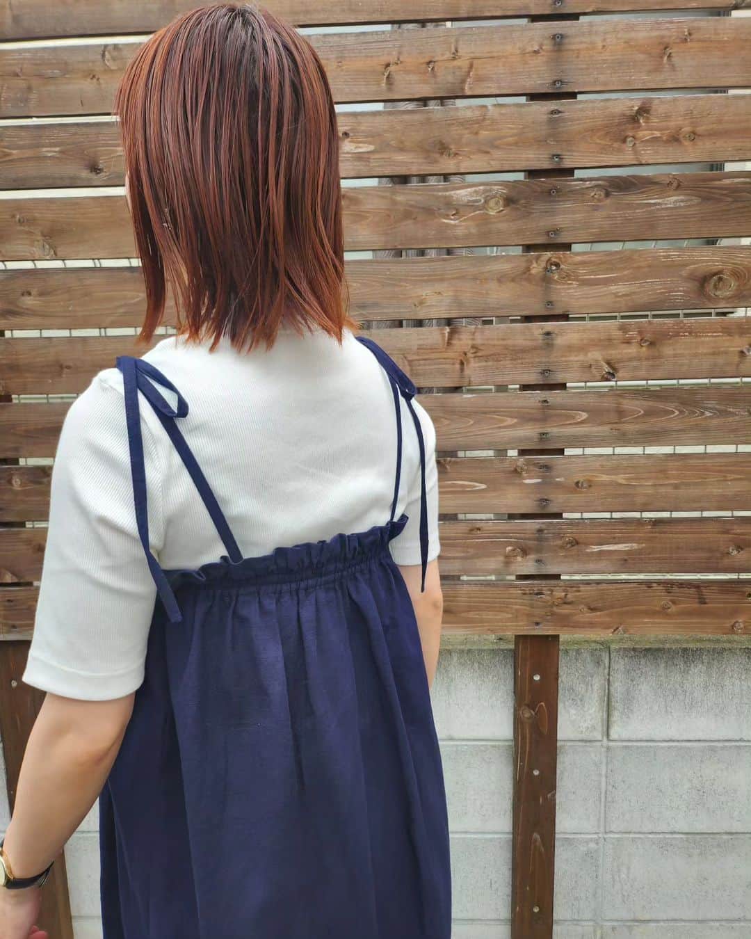 小雪のインスタグラム：「👗 #こゆきや 久留米絣のキャミワンピ 数量限定で販売しています！ (本当に少しだけですが)  もう買えないのかと いくつか問い合わせがありまして 急遽、生地が確保できた分を追加で作って頂いてます🙏🏻 オカモト商店さんありがとうございます！ @okamotoshoten_official   本当に数量限定で 無くなったらもう追加はありません💦  こゆきや プロフィールページと ストーリーにリンク貼ってます☺  #久留米絣 #キャミワンピ」