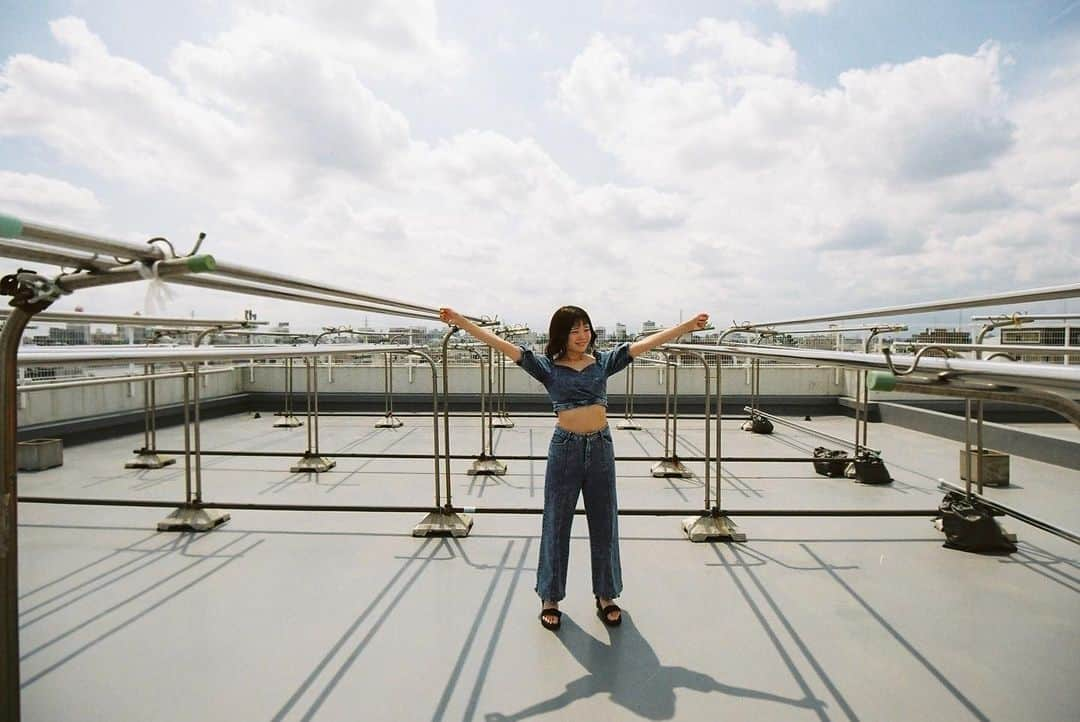 永瀬花帆さんのインスタグラム写真 - (永瀬花帆Instagram)「. . 夏大吸収🌬 . . .  #portrait #ポートレート #撮影会 #サロモ募集 #いいね返し  #ファインダー越しの私の世界  #写真好きな人と繋がりたい#自撮り#日本 #女の子 #친스타그램 #셀피#팔로우 #맞팔 #japanesegirl #good_portraits_world  #phos_japan #lovers_nippon #ボブ #黒髪ボブ #フィルムカメラ #フィルム #フィルム写真普及委員会 #filmphotography #filmcamera #filmphoto #filmキリトリセカイ #ポトレ撮影隊 #ポトレ女子」6月14日 12時50分 - kahotanofficial