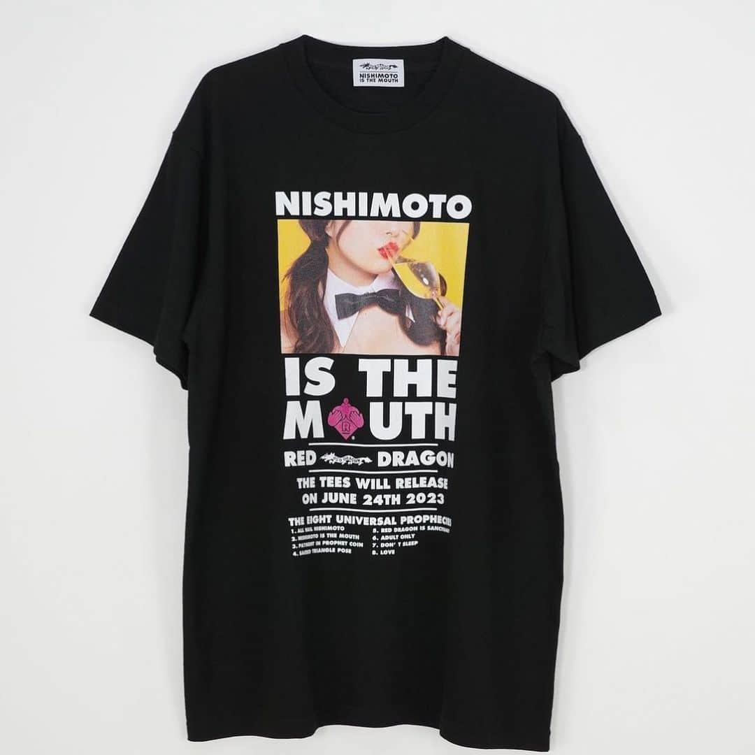 橘咲良さんのインスタグラム写真 - (橘咲良Instagram)「六本木レッドドラゴン✖︎ NISHIMOTO IS THE MOUTH  コラボレーション Tee  ここでしかない豪華なメンバーの コラボTシャツ✨✨  @roppongi_reddragon @k_nisimoto_ @commonbase.jp @sixshop_tokyo  エロ＆アートをコンセプトに ストリートカルチャーにも造詣が深く、「ちんかめ」内藤啓介氏や ハイロックデザインオフィス、 MAJOR FORCE PRODUCTIONSも参画する 異色のキャバクラ “Red Dragon”が、架空のカルトクラブとして、過去に類を見ないブランドポジショニングで 成長を続けるブランド"NISHIMOTO IS THE MOUTH"とのコラボレーション Teeを6月24日（土）から発売致します。 フォトグラファー内藤啓介氏が撮り下ろした Red Dragon 所属キャストと預言者NISHIMOTOとの写真と NISHIMOTO IS THE MOUTHの象徴的な文字配列によって構成されたデザインは、Red Dragon オンラインストア [SIX SHOP -TOKYO SOUVENIR-) & COMMON BASEオンラインストアでしか手に入らないアイテムとなっています。 ■発売情報 Red Dragon × NISHIMOTO IS THE MOUTH TEE サイズ：M/L/XL/2XL カラー：ホワイト/ブラック 価格：各8,580円（税込） 【販売場所】 Red Dragon オンラインストア [SIX SHOP -TOKYO SOUVENIR-) @sixshop_tokyo (URL) https://six-shop.net COMMON BASE オンラインストア  【販売日時】6月24日(土）15:00~7月9日(日)23:59 【販売方法】受注生産 【お届け納期】8月上旬頃発送予定 •Red Dragon 個性豊かなセクシー女優が多数在籍するプレミアムなキャバクラです。 エロ&アートをコンセプトに 東京のサブカルチャーをミックスしながら夜のエンターテイメントの全く新しい価値観を東京六本木から世界に発信しています。 Links: https://r-dragon.jp/links/ ■NISHIMOTO IS THE MOUTH(ニシモトイズザマウス） 「赤ん坊は神であり、西本は口である」 過去にDrake、Virgil Abloh、Tom SachsらがTシャツを着用したことでアメリカを中心に注目され始める。 当時は、友人、知人にのみ配布する形で流通されていたが、 2020年より精力的に活動を開始する。 同ブランドアイテムの取り扱いは、 現在、世界中の高感度セレクトショップ 約30店舗で展開される。メディア出演や異業種とコラボレーション、デジタル宣教師(NFT)等、活動の幅を拡大 中。 HP : https://nishimotoisthemouth.com Instagram : https://www.instagram.com/ k_nisimoto_ Twitter : https://twitter.com/nishimoto6996 Discord : https://discord.gg/4QVXa8jZfg  #GOJAPAN #六本木 #東京 ＃日本旅游 #art #人気店＃有 名店 #japanculture #japantrip #worldfamous #bunnygirl #kawaii #kawaiigirl #forbestravelguide #visitjapanjp #旅遊景點 #japan #tokyo #roppongi #discovertokyo #tokyostreet #discoverjapan #tokyotrip #japantrip #tokyolife #ilovetokyo #tokyosouvenir #japon #japansouvenir」6月14日 13時30分 - tachibanasakuradazo