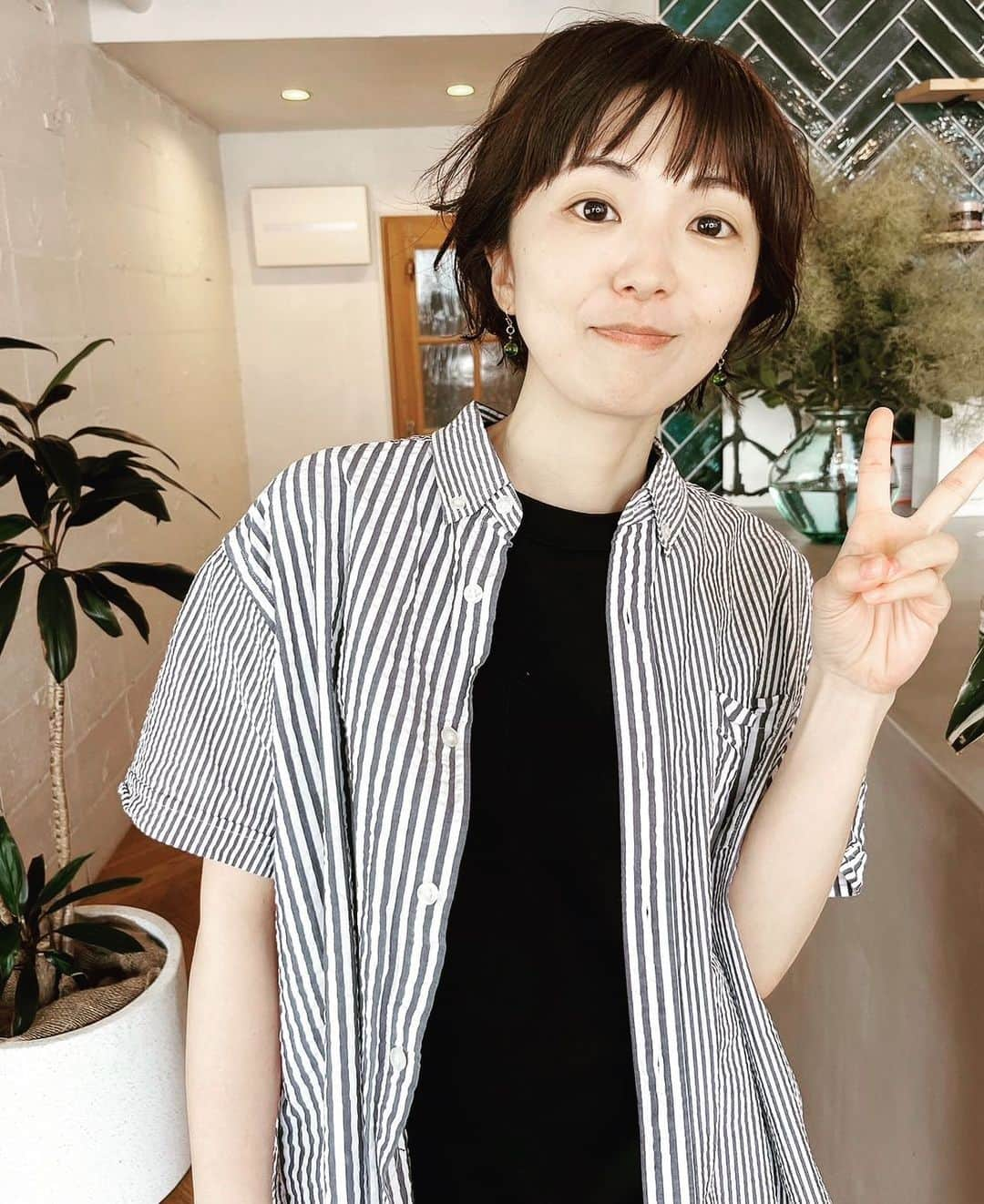 熊木杏里のインスタグラム：「hello rainy season！  くよくよ ジメジメしそうな時ほど 負けない気持ち。  @__yoshikobaby__ ✂️」