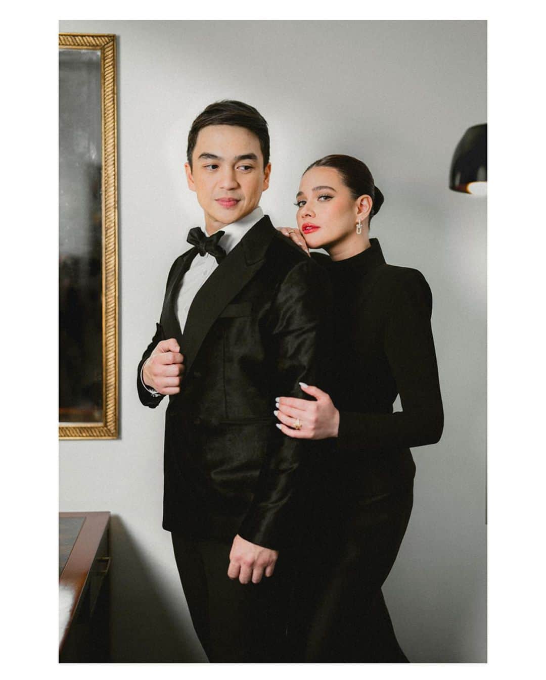ベア・アロンゾのインスタグラム：「Everything was spectacular and glamorous that night, you are the part that makes it outstanding. ✨   Enjoyed another ball with you @beaalonzo! Thank you @mega_magazine and @iwanttosharefoundation for setting up this event to celebrate and boast Filipino artistry. 🫶🏻🇵🇭  Big props to @chynnamamawal for creating my suit for this event! Its elegance and class fit the emotion of this ball.⚡️  Suit: @chynnamamawal  Styling: @qurator_studio @leanneledesma  Make-up: @tingduque  Photo: @blackpeakhypermedia @_spencermina_」