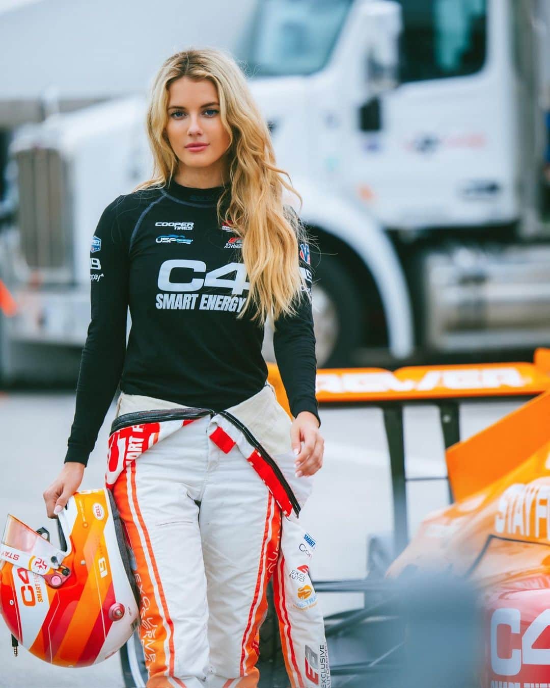 Lindsay Brewerのインスタグラム：「It’s race week🏁   @c4energy @cognizinciticoline」
