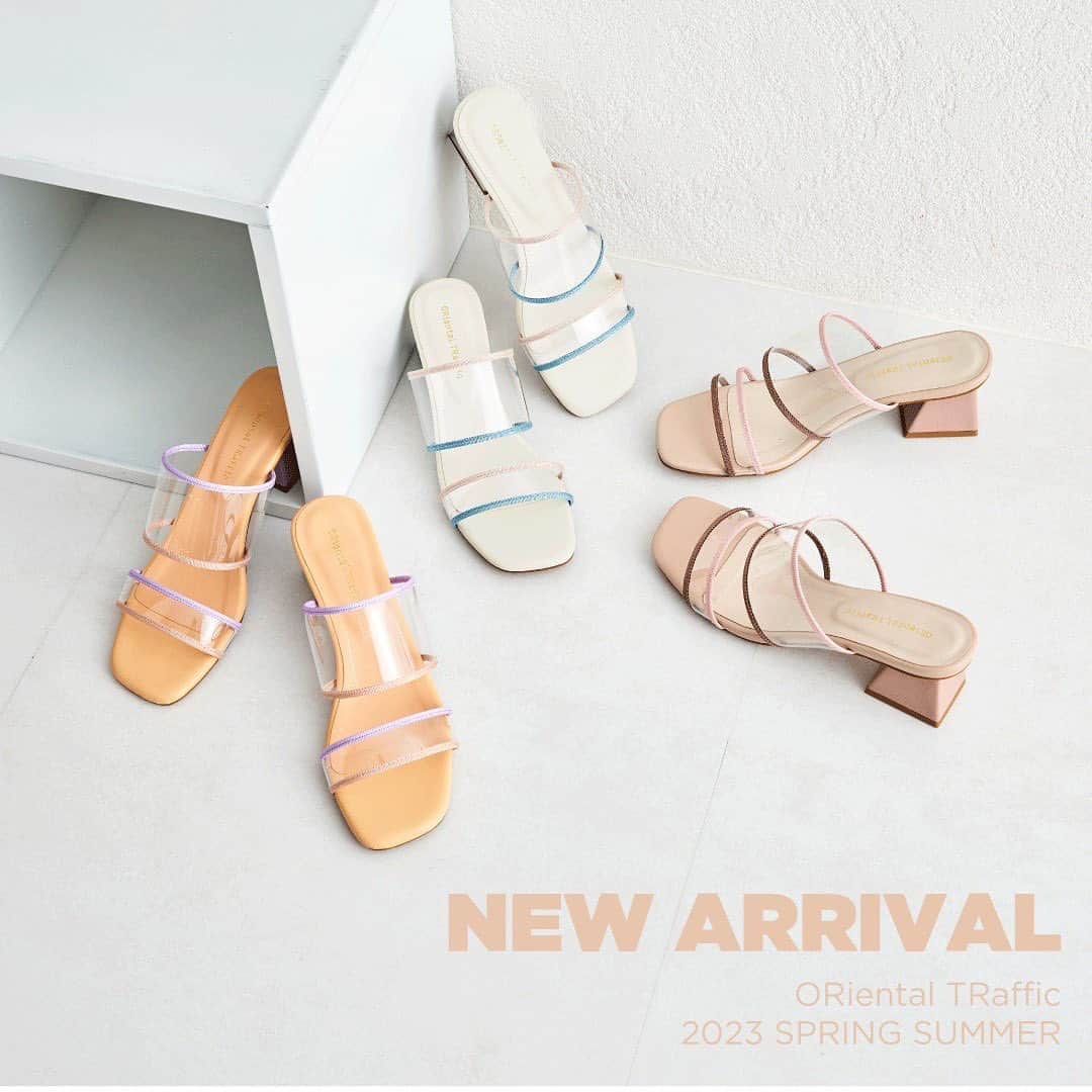 orientaltrafficのインスタグラム：「・ 【NEW ARRIVAL】 ⁡ ⁡ ■PVCダブルベルトバイカラーサンダル/31244 ¥6,500 ⁡ 〈ORiental TRaffic〉 パーツ毎にカラーを変え、絶妙な色のバランスが堪らなく可愛いシーズンムードを一気に加速させるPVCサンダル。 ベルト部分に付けたパイピングで程よく肌見せができるので透け感のある素材でも気負わず挑戦出来る。 ⁡ heel : 6.2cm color : ORANGE,PINK,WHITE SIZE : S〜LL ⁡ ⁡ #orientaltraffic#オリエンタルトラフィック #ortr#ortr2023ss#靴#shoes#新作#pumps#パンプス#sandals#サンダル#2023SS#2023ss#トレンド#preorder#ootd#fashion#new#newarrival#newin#apparel#コーディネート#LOOK#look#透け感#PVCサンダル#feminine#フェミニン#フェミニンコーデ」