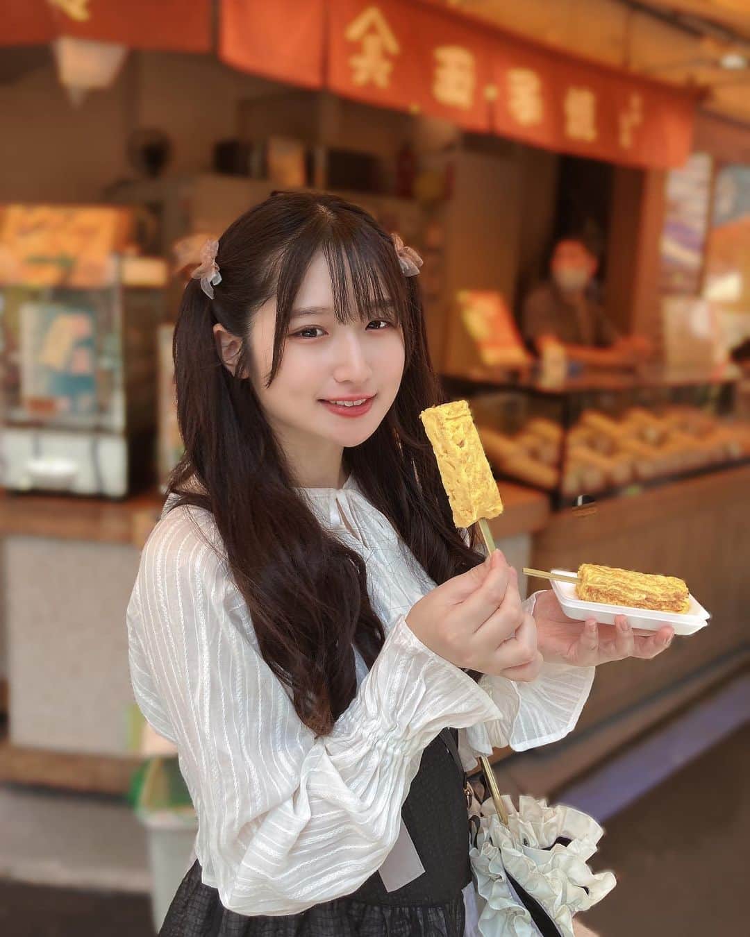 貝賀琴莉さんのインスタグラム写真 - (貝賀琴莉Instagram)「食べ歩きデートする??  #琴莉のとりこ #アイドル #idol #豊洲 #食べ歩き」6月14日 20時13分 - 0112kako