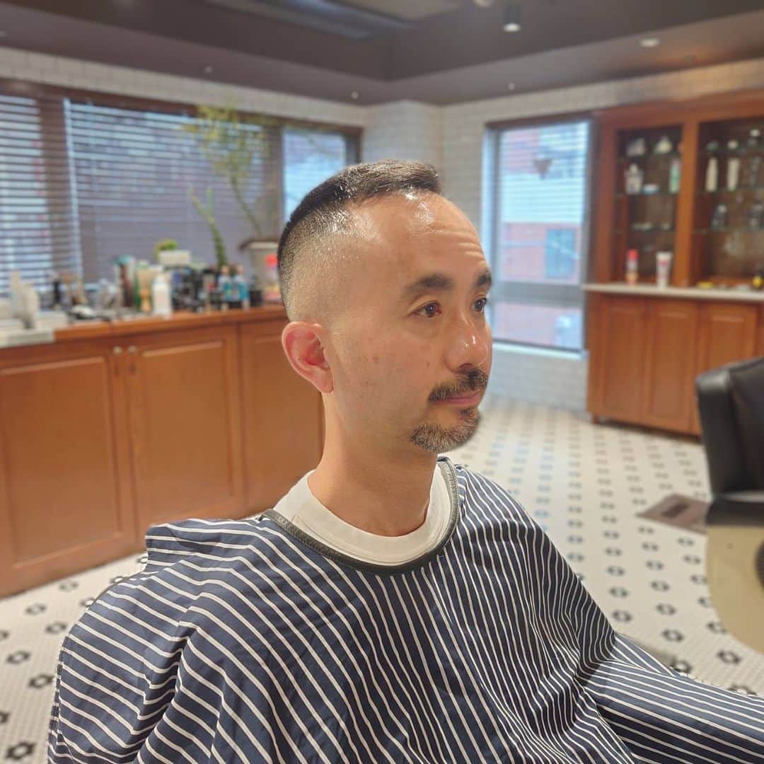 のインスタグラム：「FSC - FUTAKOTAMAGAWA BARBER💈  ⁡ HAIR CUT ¥6,600(tax incl.) made by @fooming.m   #freemanssportingclub  #fscbarber #barbershop #barber #mensgrooming」