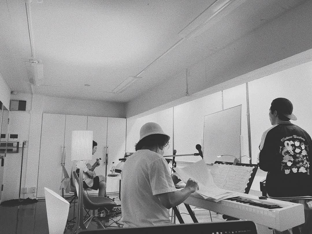 のインスタグラム：「LIVE in the DARK🌙  試行錯誤。素敵なグッズも製作中。  coming soon….」