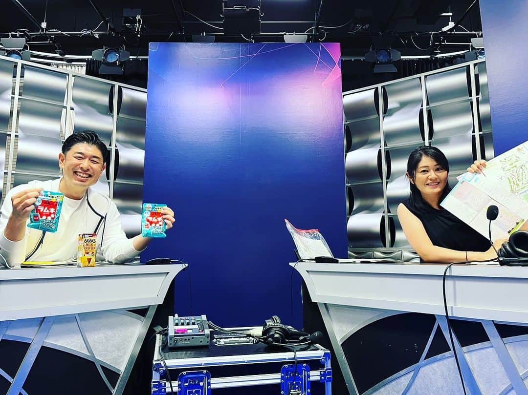 のインスタグラム：「先週末は‥WOWOWにて  LPGA女子ゴルフツアー 「ショップライトLPGAクラシック」の実況でした🎤  解説は初めてご一緒させていただきました、諸見里しのぶプロ⛳️  第一線でバリバリ活躍されている姿を見ていた方とご一緒出来るのはとても嬉しいことです😊  何といっても人柄も真っ直ぐで丁寧でとても尊敬出来る方でした✨ そのことが更に嬉しかった☺️  優勝した 南アフリカ、アシュリー・ブハイ選手のゴルフも見事でしたが  最後の一打までドキドキさせてくれた 韓国、キム・ヒョージュ選手のプレーも素晴らしかったです！  日本の古江彩佳選手も2勝目を予感させる最終日でした！  まさに"世界最高峰"のゴルフを魅せてくれた大会でございました。  今週は「マイヤーLPGAクラシック」  そして、来週はいよいよメジャー大会  「全米女子プロゴルフ選手権」が行われます🏌️‍♀️  毎週見逃せないLPGA女子ゴルフツアーを是非WOWOWでお楽しみください🎵  #wowow #lpga #ゴルフ #女子ゴルフ #諸見里しのぶプロ #実況 #髙橋大輔 #高橋大輔 #ショップライトlpgaクラシック」