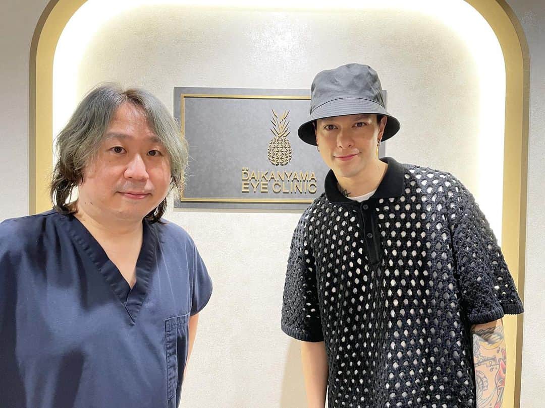 のインスタグラム：「小3から悪かった目もICL後0.03→2.0 バンドマン仲間が人生で1番の買い物ってみんな言うしライブとかも難なくやってたからやっと踏み出せた！先生もライブの理解度高くて安心。 これから奥の奥まで更に見えるからよろしく👀🔥」