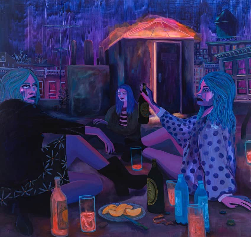 Juxtapoz Magazineのインスタグラム：「“There is often a tension, or wonder if something is about to happen that might change everything in a positive or negative way. Or it might feel like something just happened, especially in the recent show.    “There’s one with a Pegasus statue in a parking lot, an outdoor bar kind of place. The figures are in this played-out situation where you’re with your best friend, and you have to listen to them bitch about their partner, and then their partner shows up and you all have to hang out and act like you weren’t listening to your friend complain forever. There’s another bar painting with two figures, and I left the center more empty so it would emphasize the tension between these people. I like that limbo feeling, like being stuck in the waiting room. I think they all feel stuck, in a way…”   @daniellle_roberts_ in our Summer 2023 Quarterly」