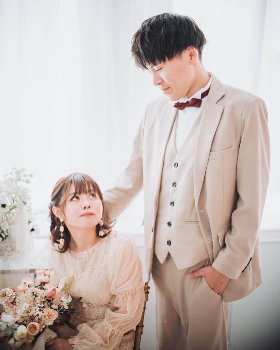 のインスタグラム：「【アトリエ ルルッカ】 . . @atelier_rulucca  . 💄@ebibi.hairmake  . . . . . . #ウェディングフォト  #weddingdress  #スタジオフォト #ウェディングドレス #wedding #weddingphotography #東京駅前撮り  #丸の内前撮り」