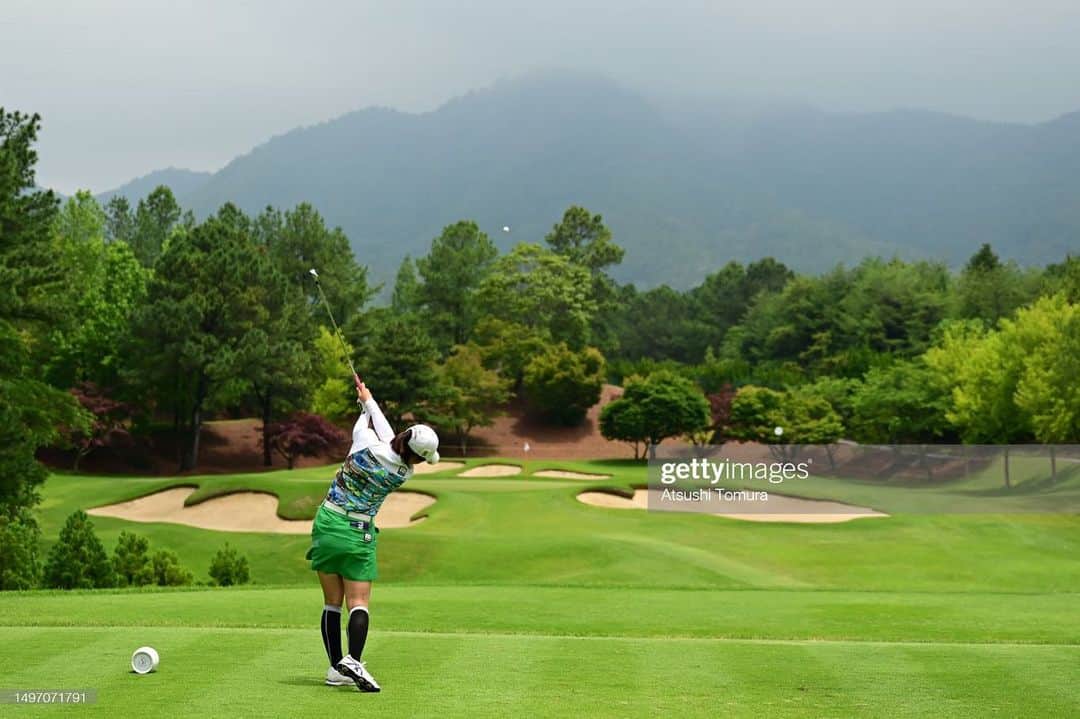 小野祐夢のインスタグラム：「. 宮里藍サントリーレディスオープン⛳️  あと一打かぁ〜 くやしい。  でも最後の連続バーディーはうれしかった。 そうゆうのがあるからまた頑張れる🏌🏼‍♂️  次はニチレイです！  ありがとうございました。」