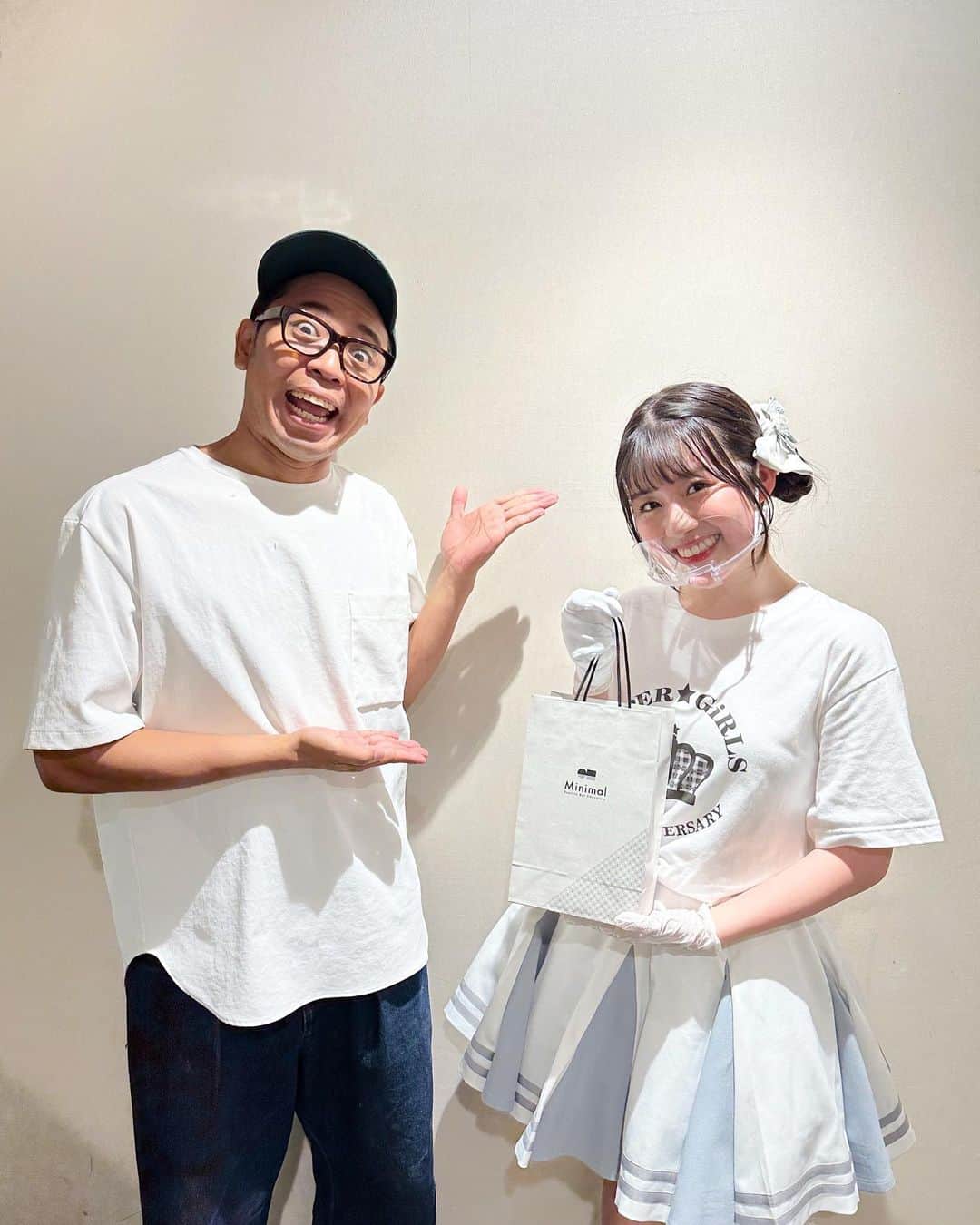 河村果歩のインスタグラム：「🌈🍒  6/10のワンマンライブに池崎さんが来て下さいました~🤟🏻 そしておはスタスタッフさんからは大きなお花を頂きました☺️💞💞  来てくれたおはトモの皆んなも有難う🤍  次のおはスタ出演は6/16(金)となります！ 観てね~  #河村果歩 #nicola #おはスタ #おはガール #かほっち #ニコラ #ニコモ #ニコラ6月号発売中 #SUPERGIRLS #スパガ #アイドル」