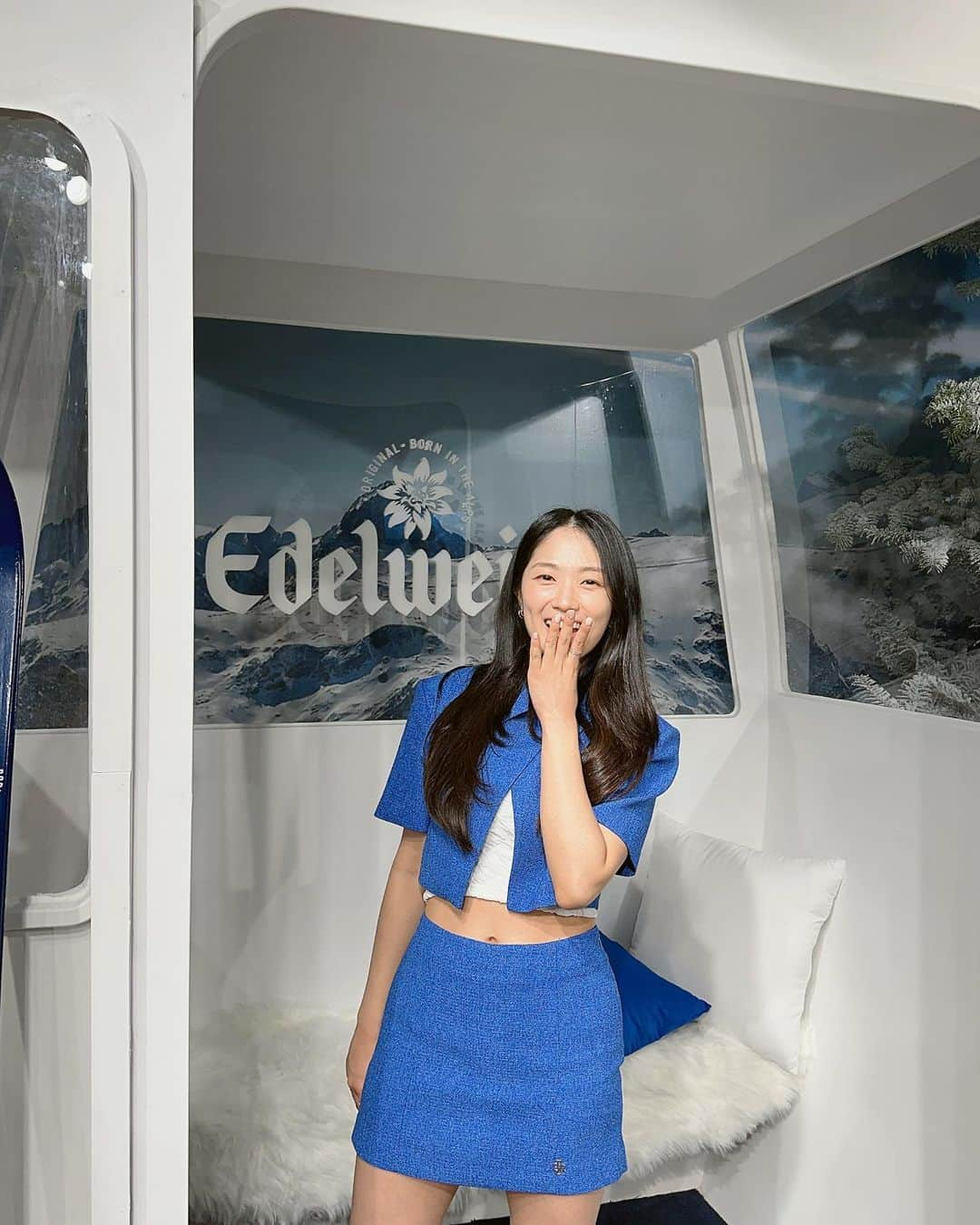 キム・ヘユンさんのインスタグラム写真 - (キム・ヘユンInstagram)「#AD @edelweiss_kr  에델바이스 FEEL THE ALPS 팝업스토어 💙 그 어디에서도 경험하지 못했던 특별하고 감각적인 여정을 함께하세요!   기간 : 2023년 6월 2일(금) – 7월 9일(일)  장소 : 서울 강남구 압구정로50길 13   ※경고: 지나친 음주는 뇌졸중, 기억력 손상이나 치매를 유발합니다. 임신 중 음주는 기형아 출생 위험을 높입니다.   #에델바이스 #FEELTHEALPS #에델바이스팝업 #나만을위한한잔 #FEELTHEALPSINAPGUJUNG #edelweiss」6月14日 16時56分 - hye_yoon1110