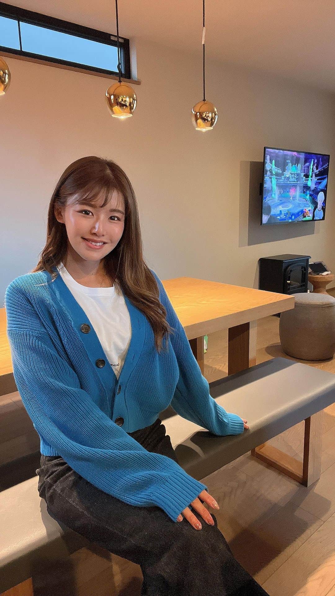 のインスタグラム：「【Rakuten STAY 富士 河口湖駅】にご招待いただきました❣️ 多くのRakuten STAYは無人運営で、コロナ禍でも人との接触を抑えられて安心なのです☝️  河口湖駅から徒歩9分で施設周辺には観光地もたくさんあって 一棟最大10人も泊まれるメゾネットタイプの宿泊施設🛌✨  家電やキッチン用具も揃ってるから 夜はすき焼きで家族団欒🎶 モーニングはフレンチトーストを作って食べたよ❣️  全棟ジェットバス完備‼️ 弟たちと持ってきた泡風呂で楽しみました👍  寝室にあったプロジェクターでYouTube鑑賞してぐっすり寝られました💓  人気観光地を中心に全国約40箇所でユニークな宿泊施設を展開しているので是非一度訪れてみてください🫶  ＝＝＝＝＝ 今回ご招待いただいた施設はこちら！ https://result-track.influencer.linkshare.ne.jp/tracking/3458/609 🏨Rakuten STAY 富士 河口湖駅  📍山梨県南都留郡富士河口湖町船津3557-10  今回は先着30名様限定で Rakuten STAY 富士 河口湖駅  のご宿泊にご利用いただける1,000円OFFクーポンをご用意★ Vacation STAYの予約画面上で右のクーポンコードを入れてお使いください☛  RSFKSYUU ・クーポン利用期間：4/24(月)から6/24(土)まで ・対象宿泊期間：4/24(月)チェックインから7/31(月)チェックアウトまで ＝＝＝＝＝  #PR #楽天ステイ #RakutenSTAY  @rakutenstay」