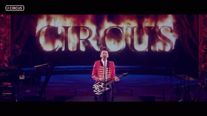 布袋寅泰のインスタグラム：「まさにロックンロール・サーカス🎪リリースが近づいてきたね。じっくり楽しんで発売を待ってね。  7月12日リリースのLIVE映像作品『Rock’n Roll Circus』より、セットリスト1曲目のオープニングを飾る「CIRCUS」の映像が公開! 火炎放射の華やかな演出と疾走感溢れるスリリングかつタイトなパフォーマンスをご覧ください!  「CIRCUS」(『Rock’n Roll Circus』より) https://youtu.be/ZlweT6ujYTs  #布袋寅泰 #rocknrollcircus #7月12日発売」