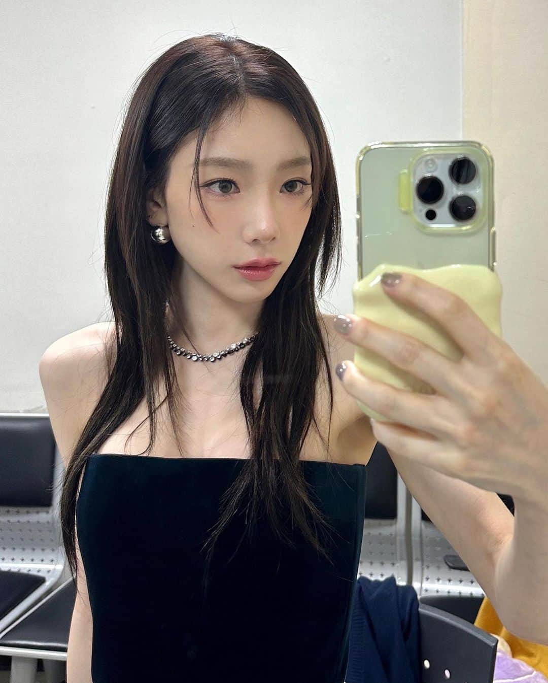 TAEYEONのインスタグラム：「태연언니 🫨  @taeyeon_ss  #태연 #TAEYEON」