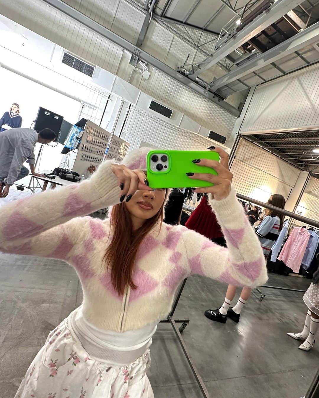 YOONさんのインスタグラム写真 - (YOONInstagram)「How human of us to fear rejection, want attention, crave affection, and dream of perfection. SS22024 COLLECTION MILAN FITTING DAY 2 🖤🙋🏽‍♀️💖　Drop playlists for me.  Need em at the studio 🙏🏽  #mfw #pfw #milanfashionweek #parisfashionweek #ss2024 #playday #uniform」6月15日 4時20分 - yoon_ambush