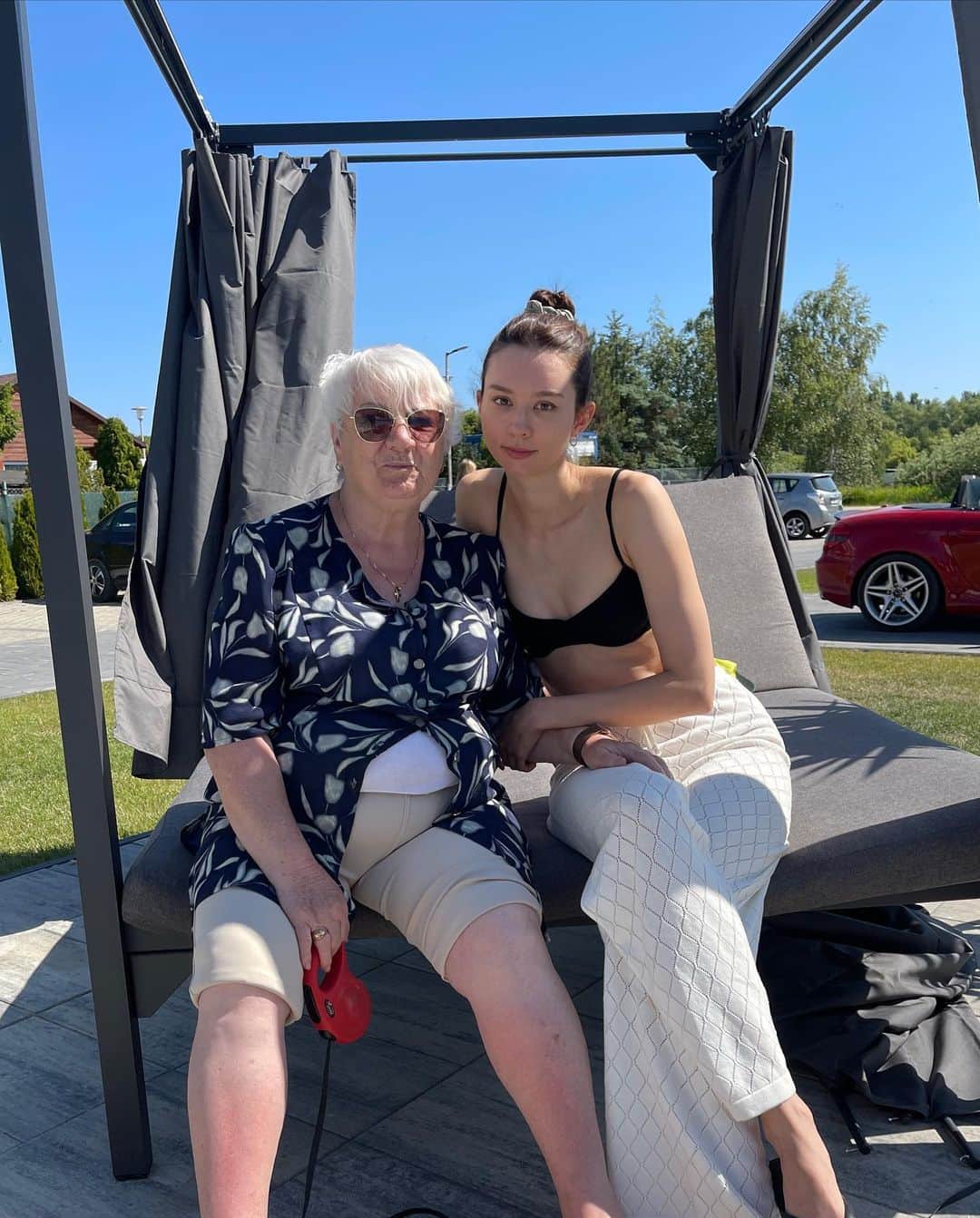 ALEXAさんのインスタグラム写真 - (ALEXAInstagram)「The summer family trip is over ✨I got to spend some long awaited time with my parents and granny 🐝 it was a precious time 🥺❤️」6月15日 4時38分 - alexa_luczak